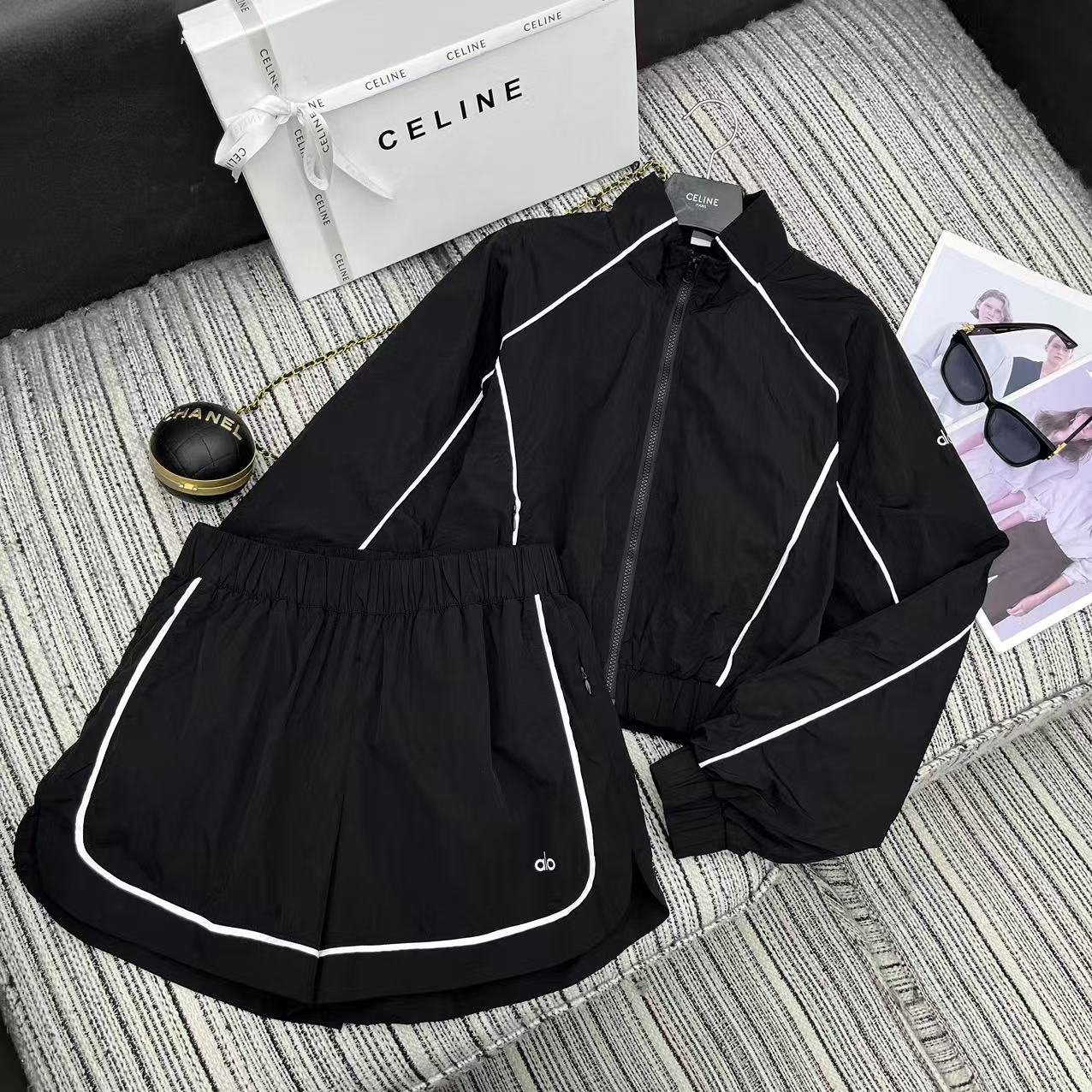 New Alo* Line: 25-Year-Old Series Features Long-Sleeve Sunscreen Coats and Two-Coloured Shorts - 图片 1