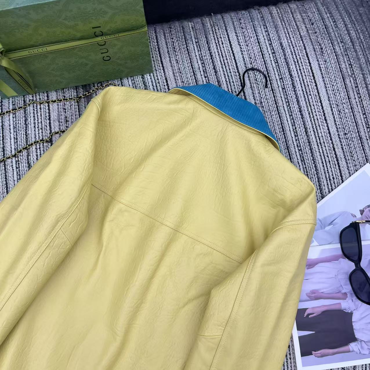“Review: P2400 One-Size-Fits-All Female Suit with Dust-Proof Bag and Guc* New Tan Coat” - 图片 9