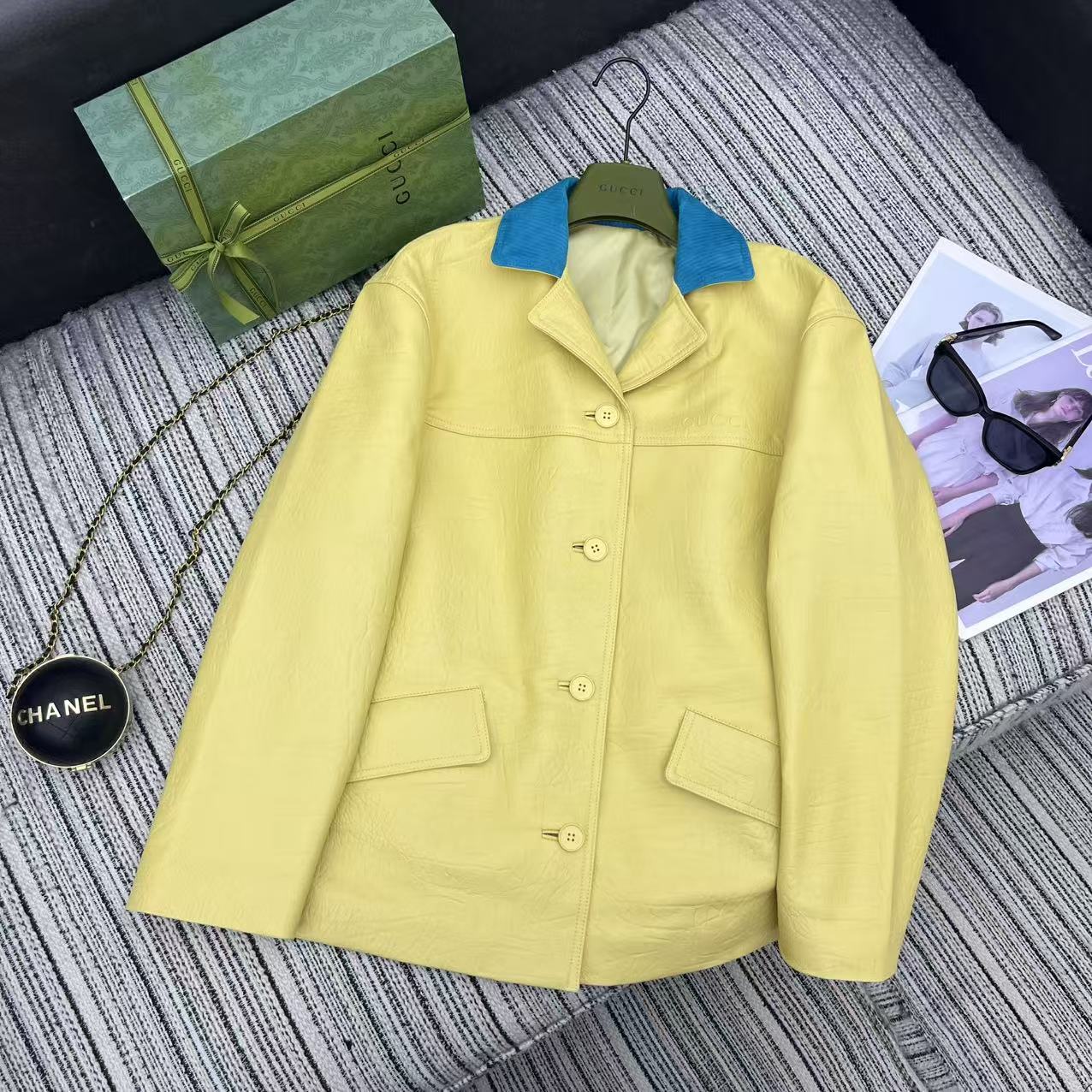 “Review: P2400 One-Size-Fits-All Female Suit with Dust-Proof Bag and Guc* New Tan Coat” - 图片 1