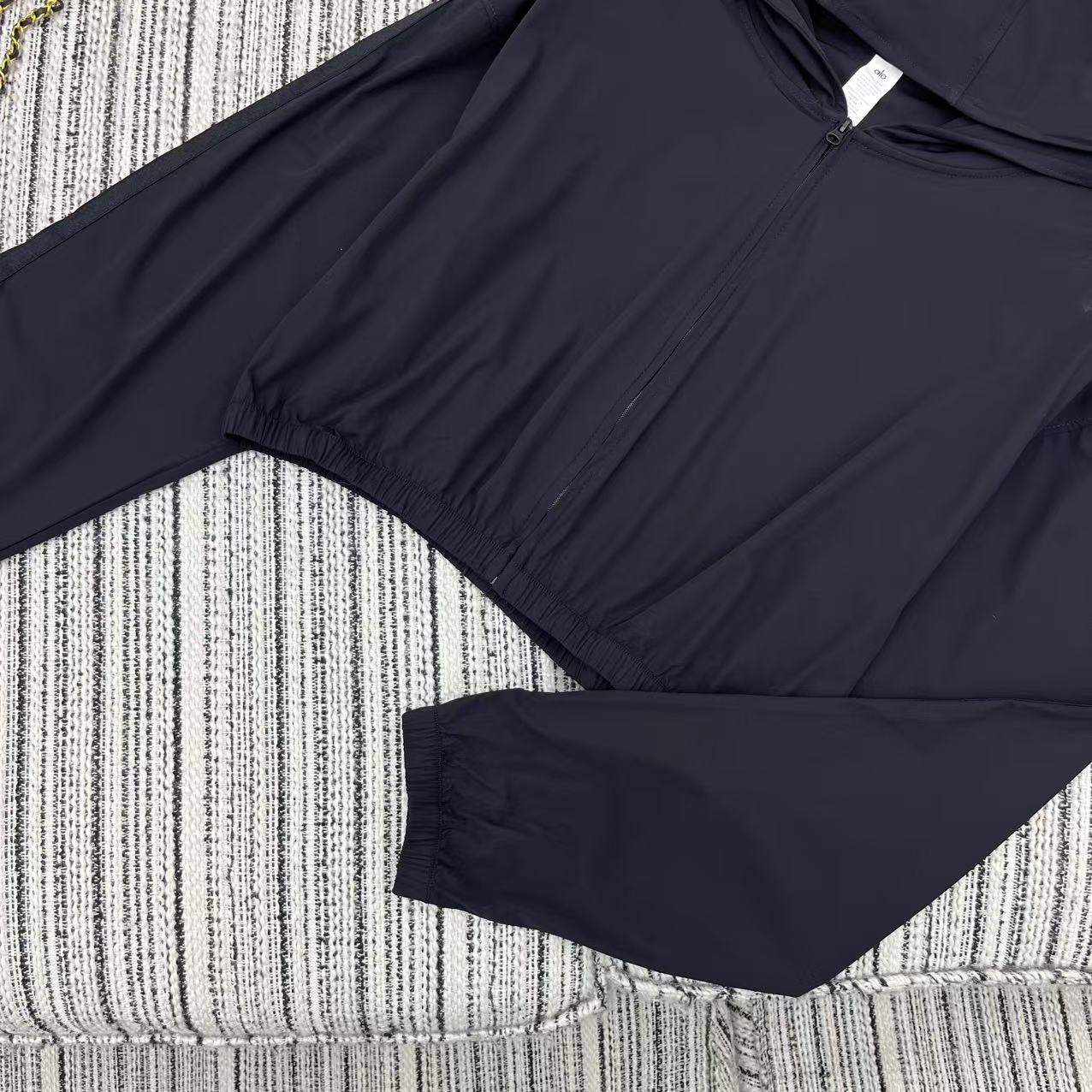Stylish Women’s Suit for Spring and Summer: P587 Original Collection with New Accessories - 图片 5