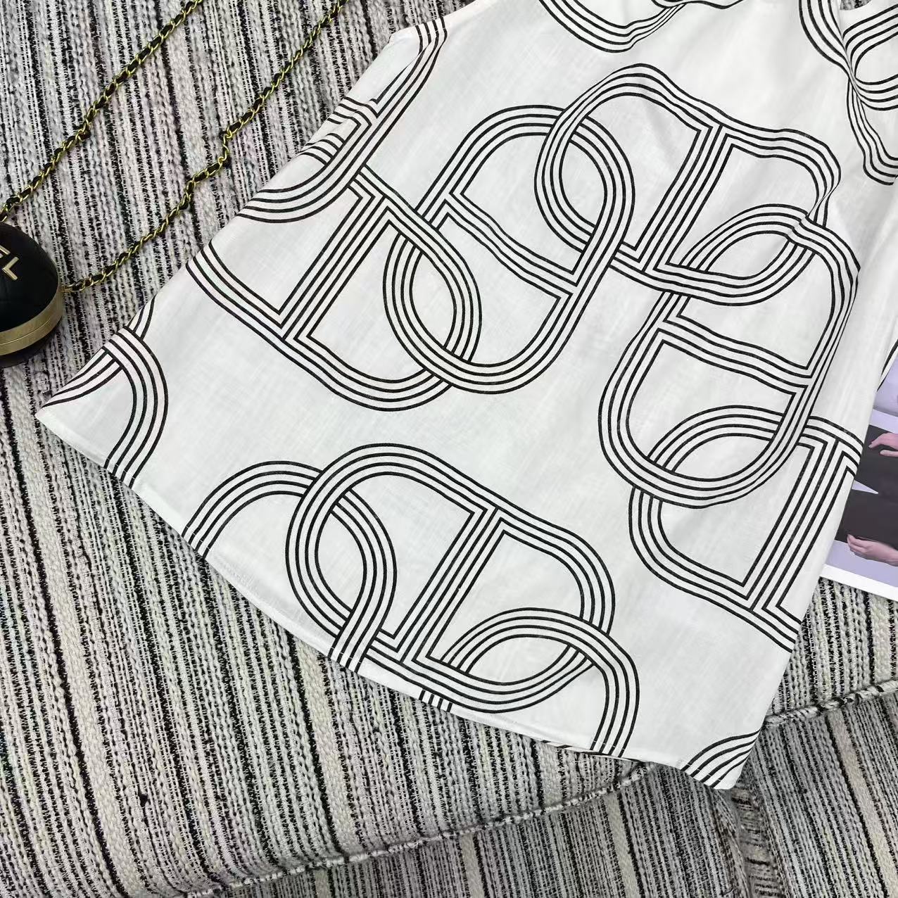 Stylish P621 Female Suit Set for 25-Year Spring/Summer Series with Pig’s Nose Print. - 图片 5