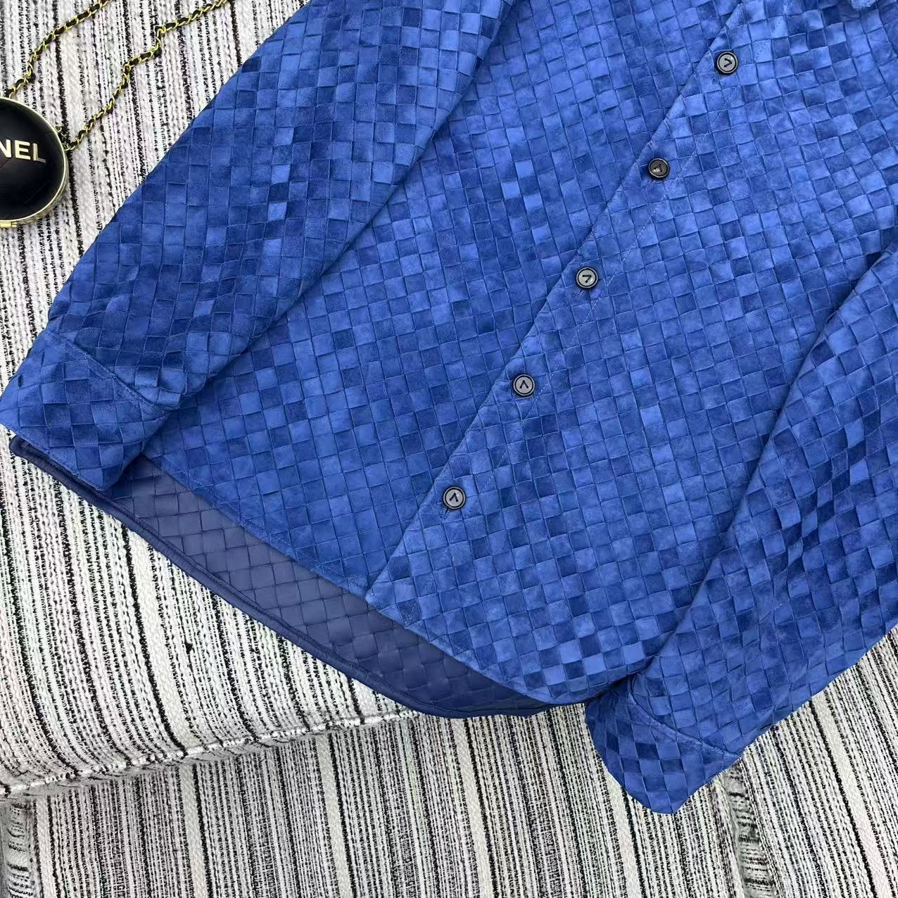 “High-End Female Suit: 25-Year Fall/Winter Series Knitted Sheep-Skin Shirt” - 图片 5