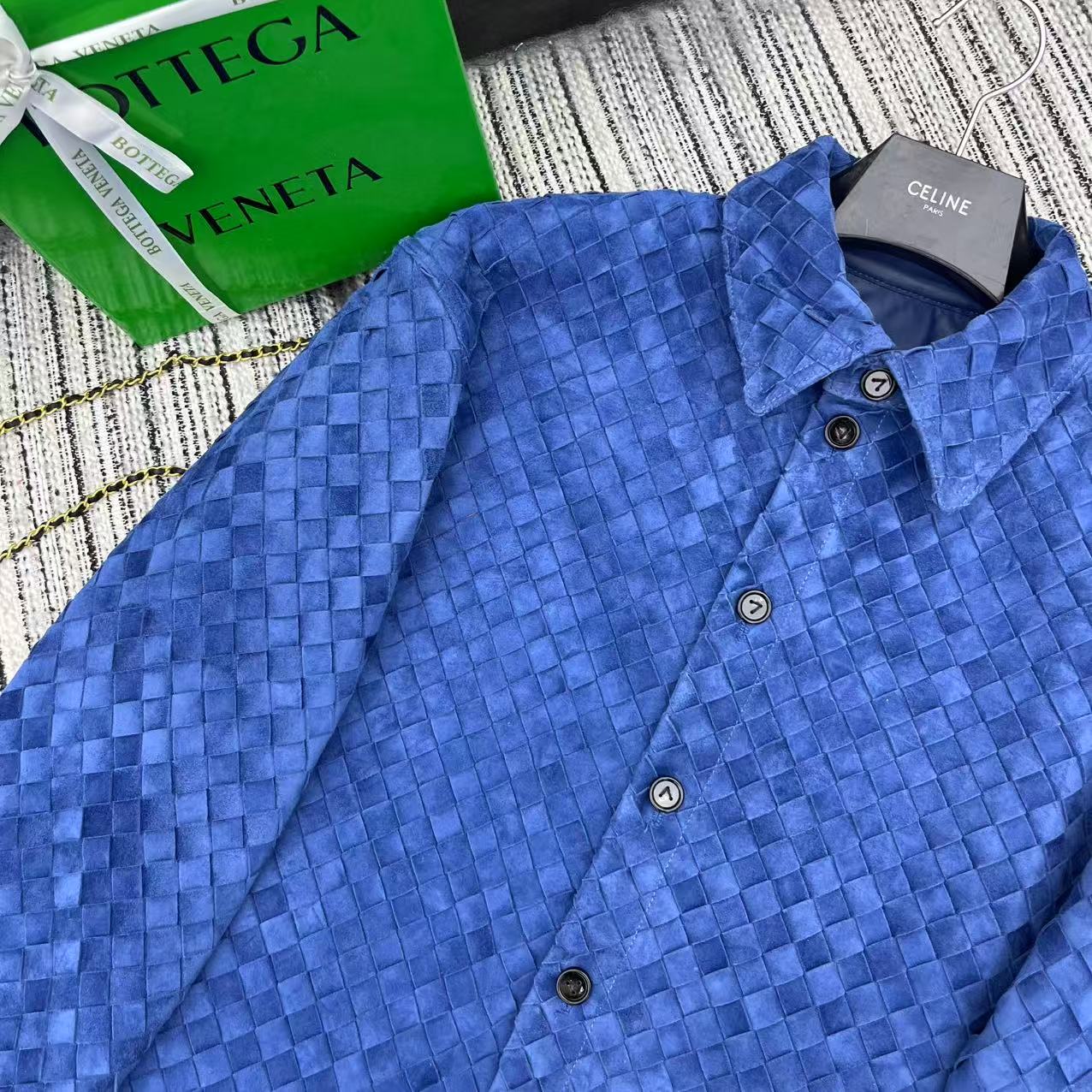 “High-End Female Suit: 25-Year Fall/Winter Series Knitted Sheep-Skin Shirt” - 图片 3