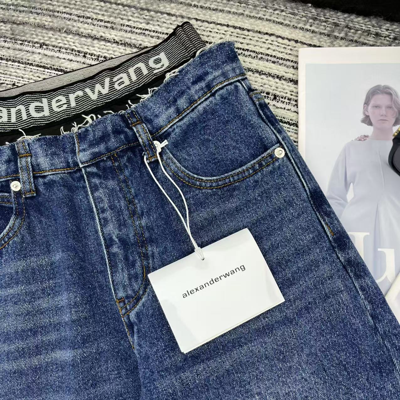 the 25-year spring-summer series, Alex*’s new letter-weather jeans, and a nice water wash, SML. - 图片 4