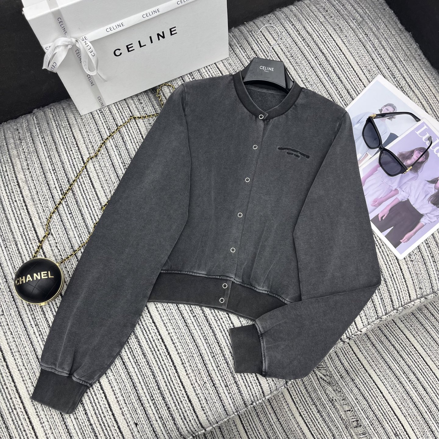 Fashion Recommendation: Tweedy Woman Endorses Alexander Wang’s 25Fw Autumn Collection