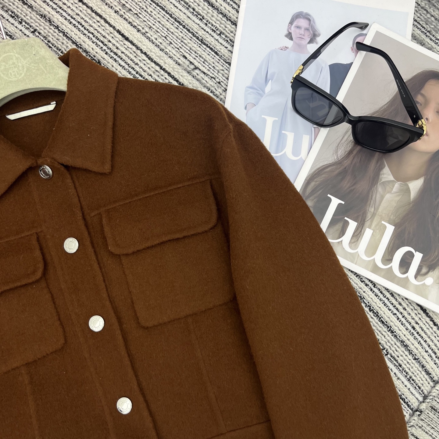 “High-End Wool Cowboy-Style Jacket for Her: Customizable 4-Color 3-Yard Lid” - 图片 3