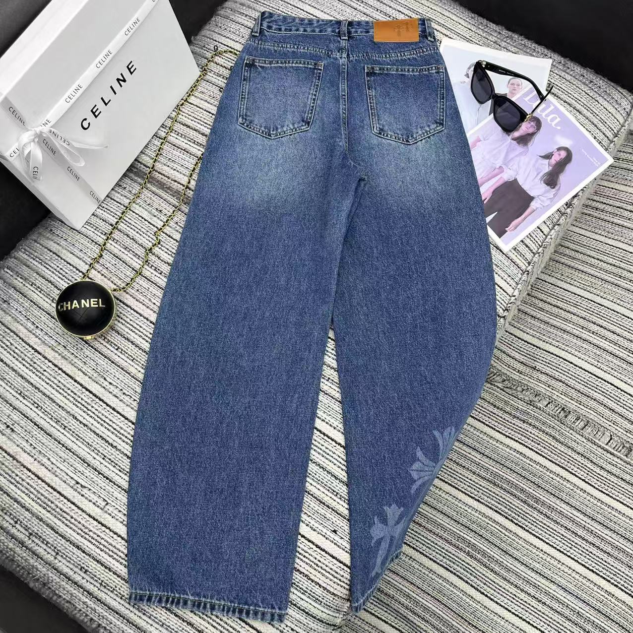 “Review: P504 Scavenging Female Suit & Crossed Machete Jeans for Early Autumn” - 图片 7