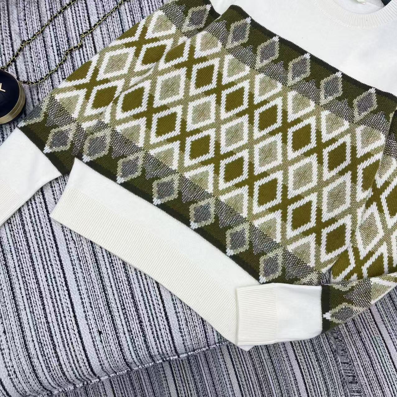 P576 original one-size-fits-all, packaged with a strong recommendation for the 25-year early autumn series. - 图片 5