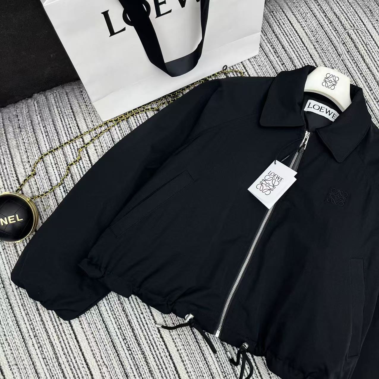 “Exclusive Dust-Proof Bag & High-End Coats: 25-Year Autumn/Winter Series with Velvet Fill & Embroidery” - 图片 6