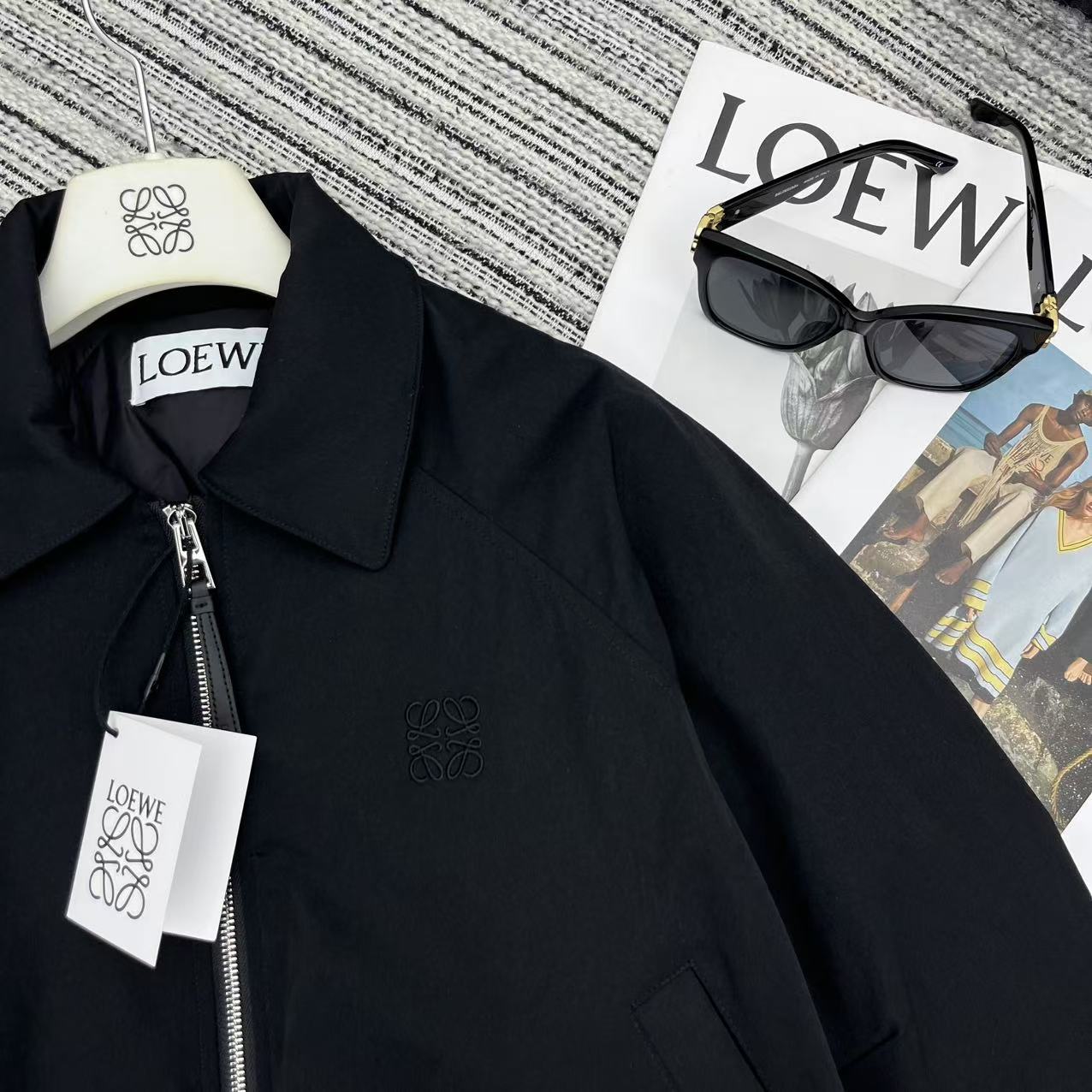 “Exclusive Dust-Proof Bag & High-End Coats: 25-Year Autumn/Winter Series with Velvet Fill & Embroidery” - 图片 2