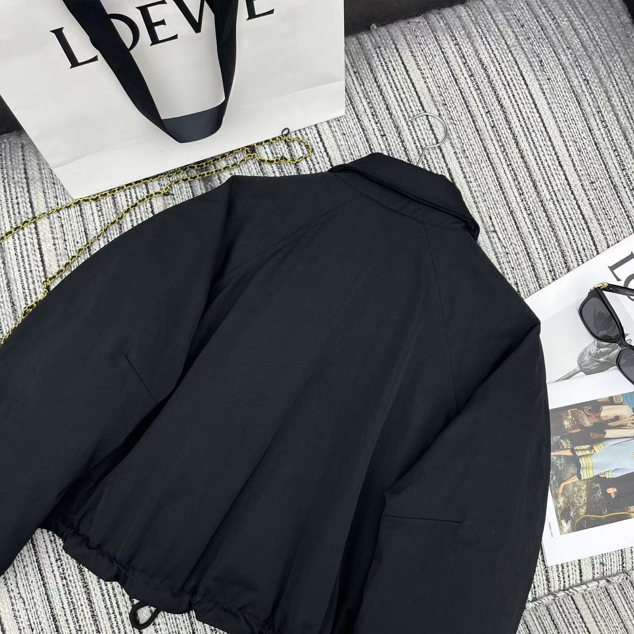 “Exclusive Dust-Proof Bag & High-End Coats: 25-Year Autumn/Winter Series with Velvet Fill & Embroidery” - 图片 8