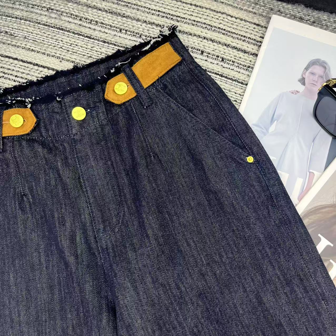 “Stylish P480 One-Size-Fits-All Female Suit with CEL* New Embroidery for High-Legged Jeans” - 图片 3