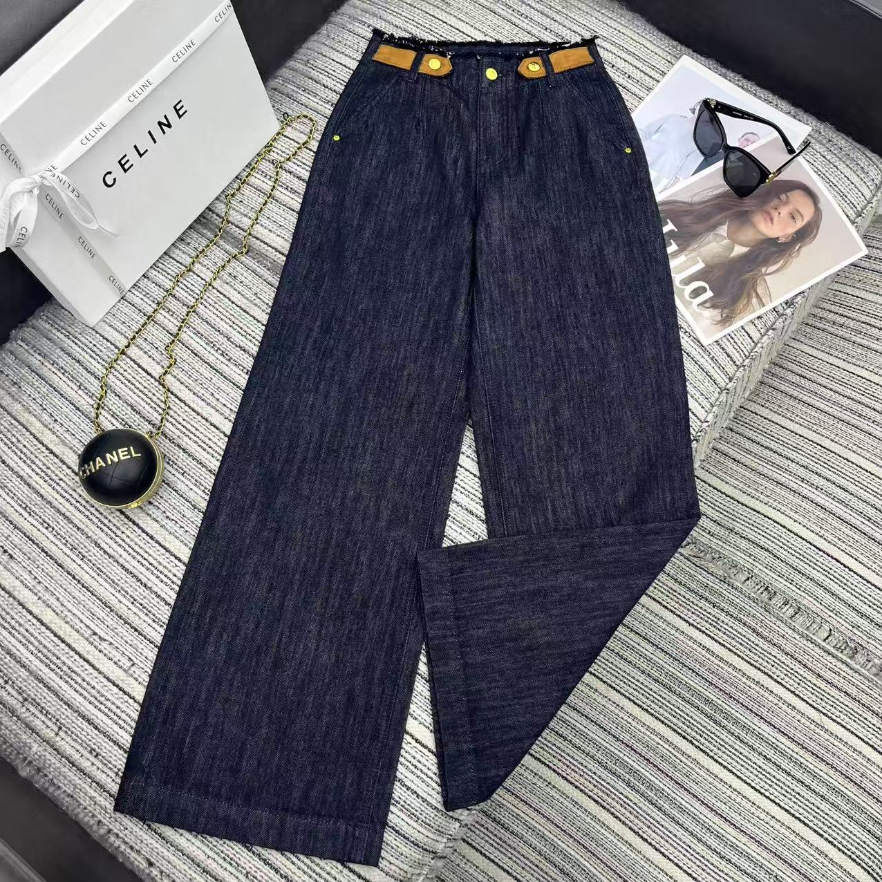 “Stylish P480 One-Size-Fits-All Female Suit with CEL* New Embroidery for High-Legged Jeans” - 图片 1