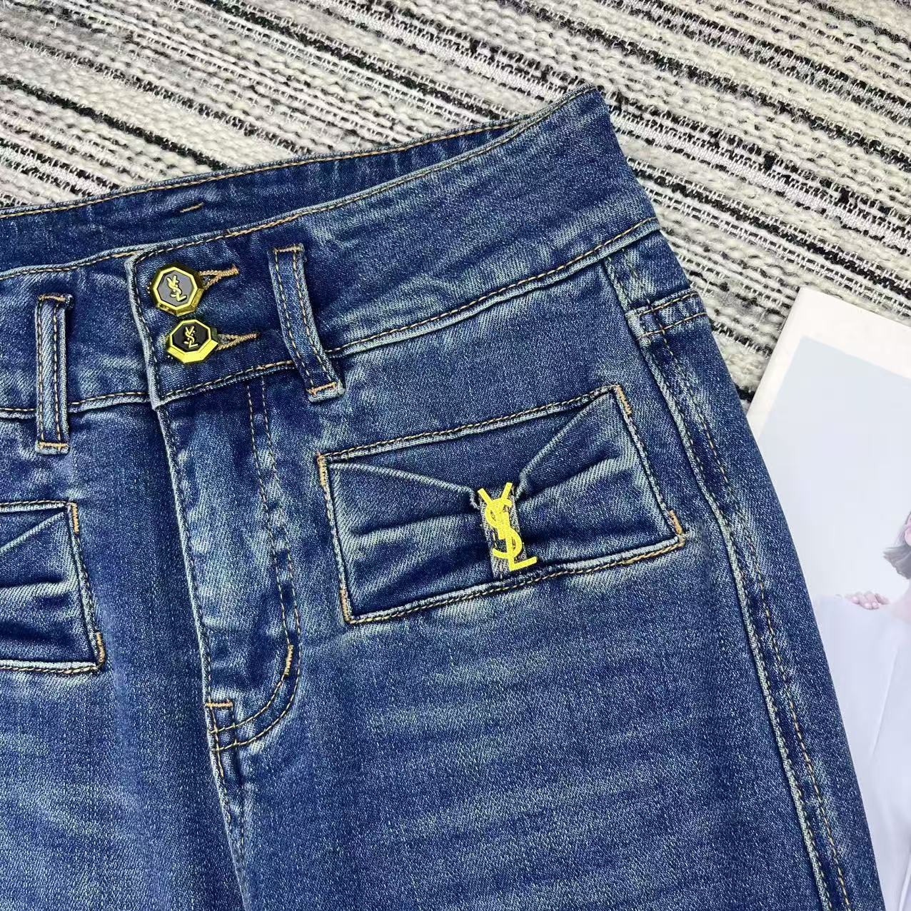 “YSL 25-Year Early Autumn Series: P504 Female Suit with New Horn Jeans” - 图片 3
