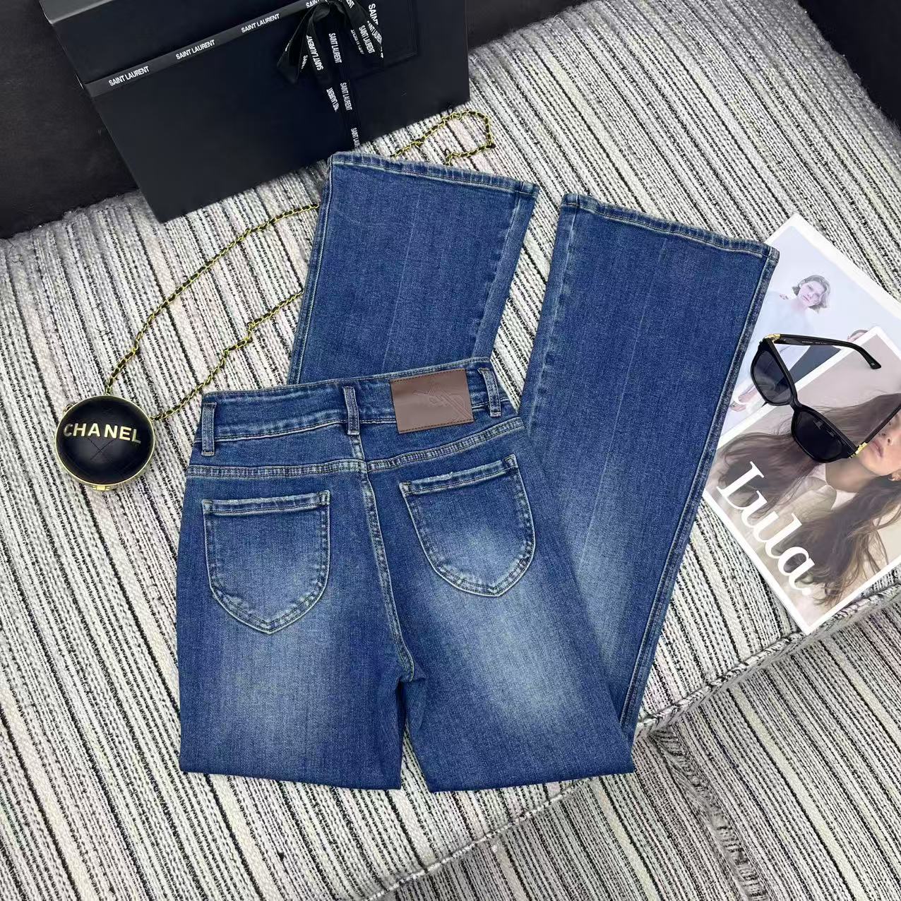 “YSL 25-Year Early Autumn Series: P504 Female Suit with New Horn Jeans” - 图片 7