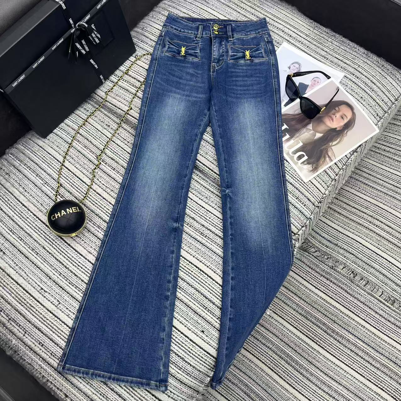“YSL 25-Year Early Autumn Series: P504 Female Suit with New Horn Jeans” - 图片 1