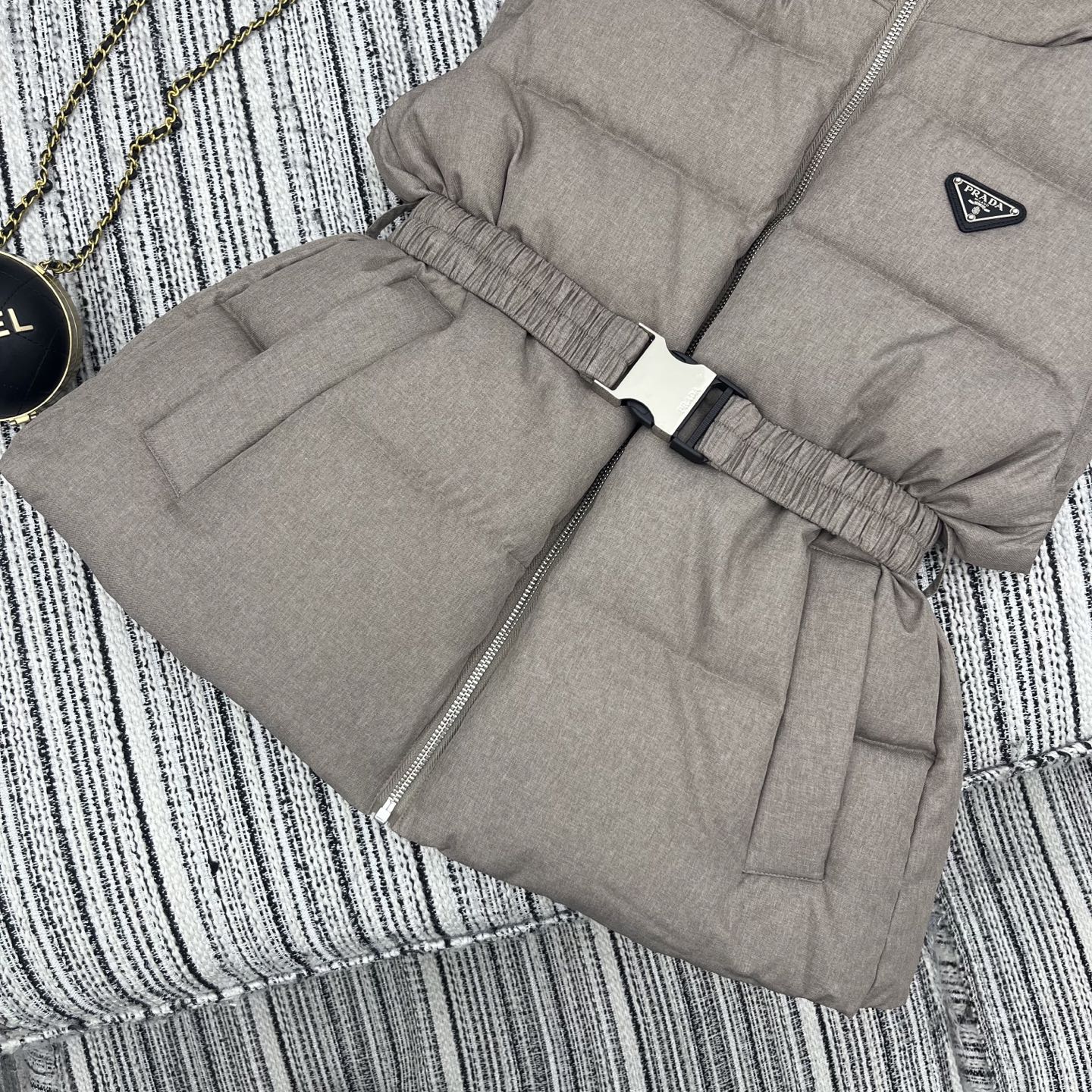 “Review: P1200 Female Suit with Dust Bag from Pra* New Hat Collection” - 图片 5