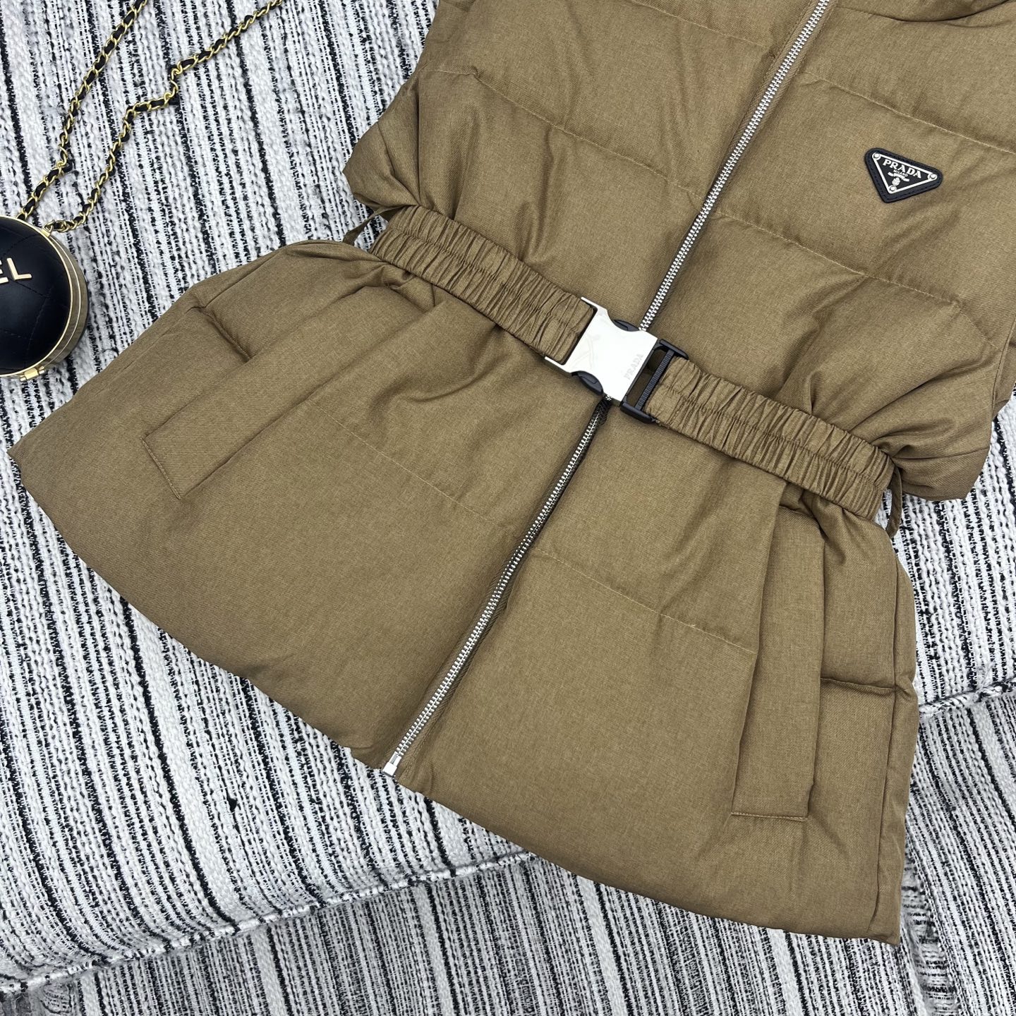 “Stylish P1200 Female Suit with Pra* New Hat Fuffed Mascrete for Early Autumn and Winter” - 图片 5