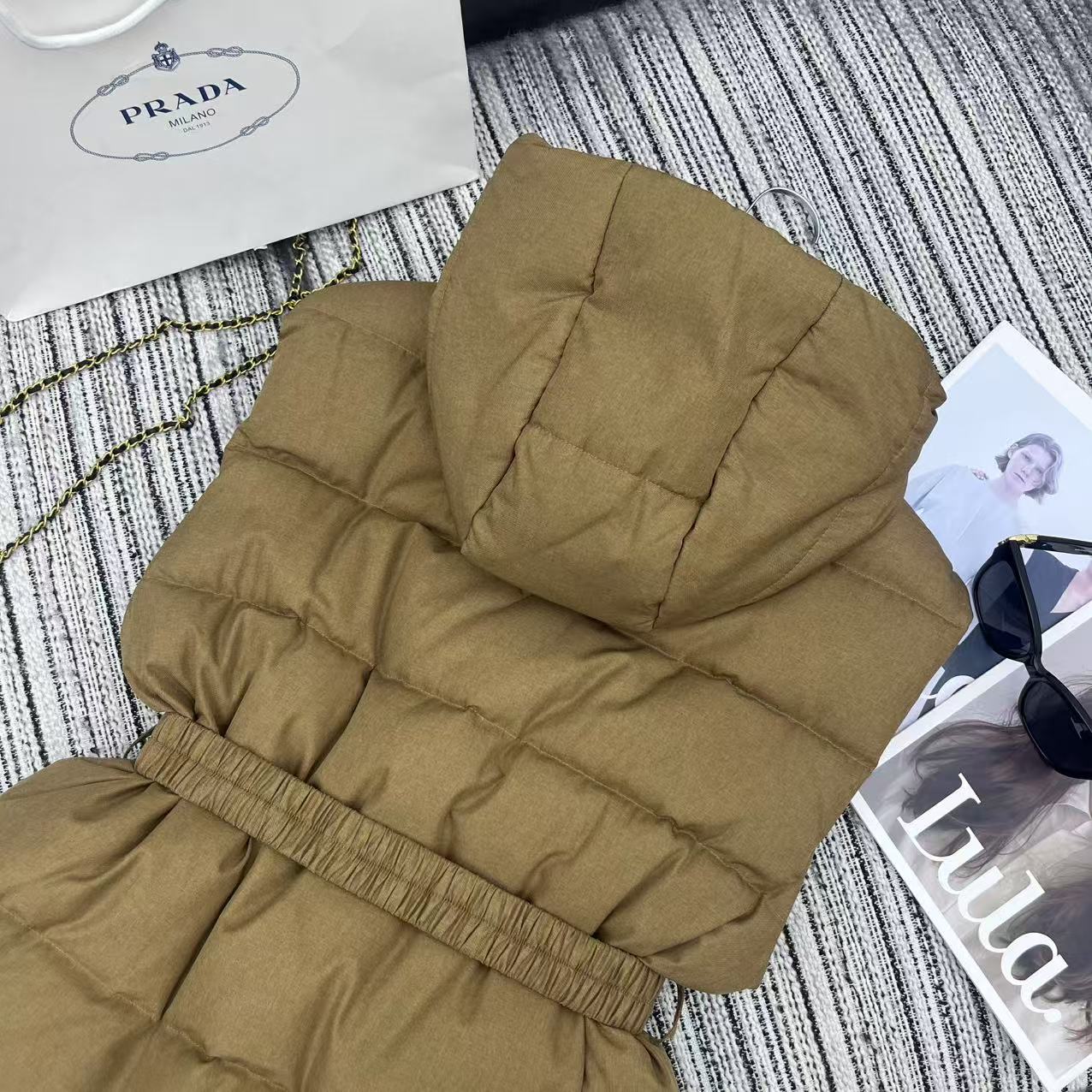 “Stylish P1200 Female Suit with Pra* New Hat Fuffed Mascrete for Early Autumn and Winter” - 图片 9