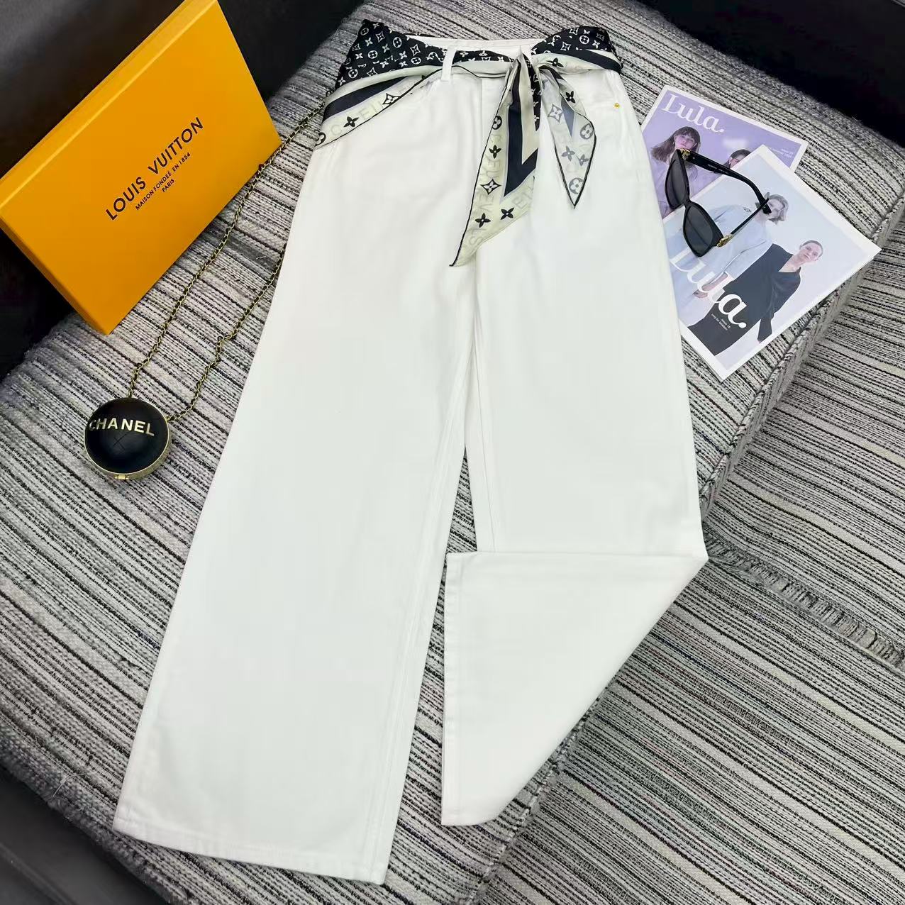 “Review: P468 Women’s Suit with Lou* Embroidery Logo for Early Autumn/Winter 25-Year Series” - 图片 1