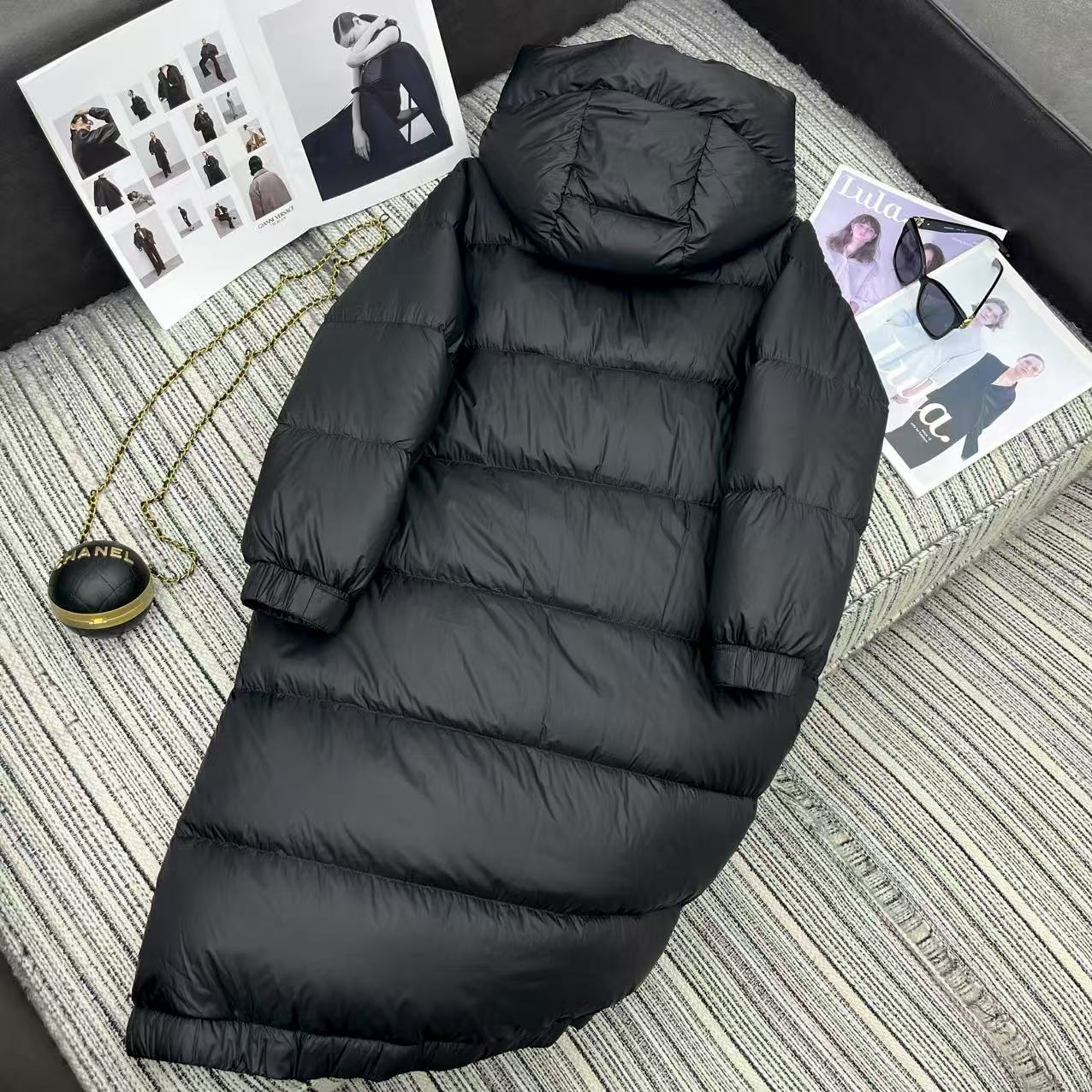 “Max* New Long-Term Hooded Velvet Coat: Exclusive Female Suit for Early Autumn and Winter Series” - 图片 7