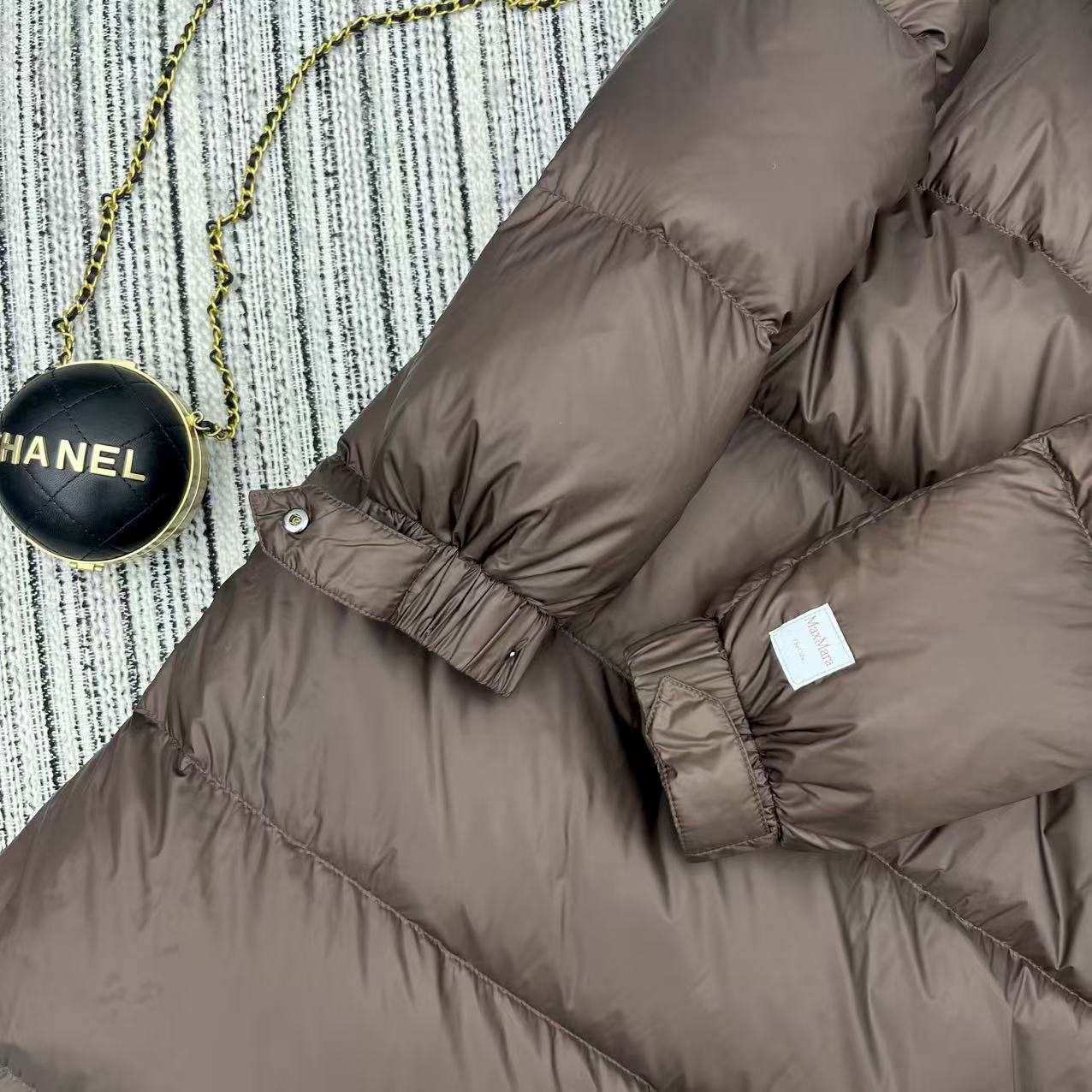 “Exclusive Dust-Proof Bag Recommends Max* 25-Year Autumn & Winter Series” - 图片 9