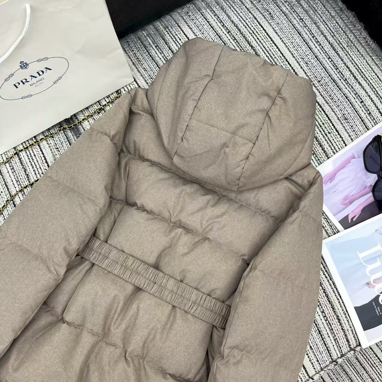 “Women’s Fashion Suit P1416: 25-Year Autumn/Winter Series with New Hats and Velvet Details” - 图片 8