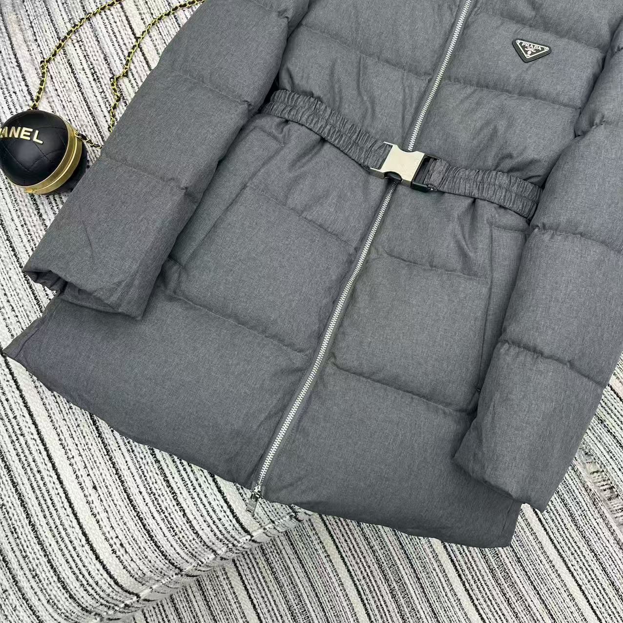 Stylish Female Suit with Dust-Proof Bag: 25-Year Autumn/Winter Series Fashion Trends & Accessories - 图片 5