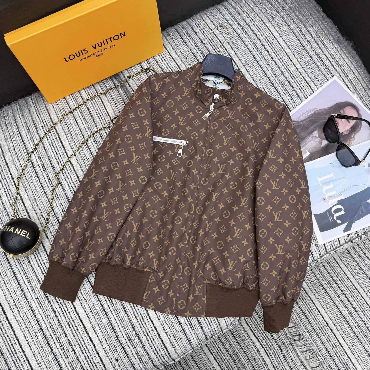 NO:722648,The highest version on the market, the girl inspects the goods, trims the three marks on the threads, and delivers the goods. You can send pictures and take videos. If you want quality and service, please add me on WeChat. We will not accept urgent orders. Highly recommend 26 years early spring series LOU* new logo printed reversible jacket SML, Louis Vuitton-clothing, louis vuitton, jackets & coats, jackets & coats,19860909市面最高版本小妹验货、修剪线头上三标、发货可发图及拍视频,要品质要服务的加我微信,不接急单. 强烈推荐 26年早春系列 LOU*新款logo印花双面穿夹克外套 SML,路易威登-服装,louis vuitton,jackets & coats,jackets & coats,,Women's clothing