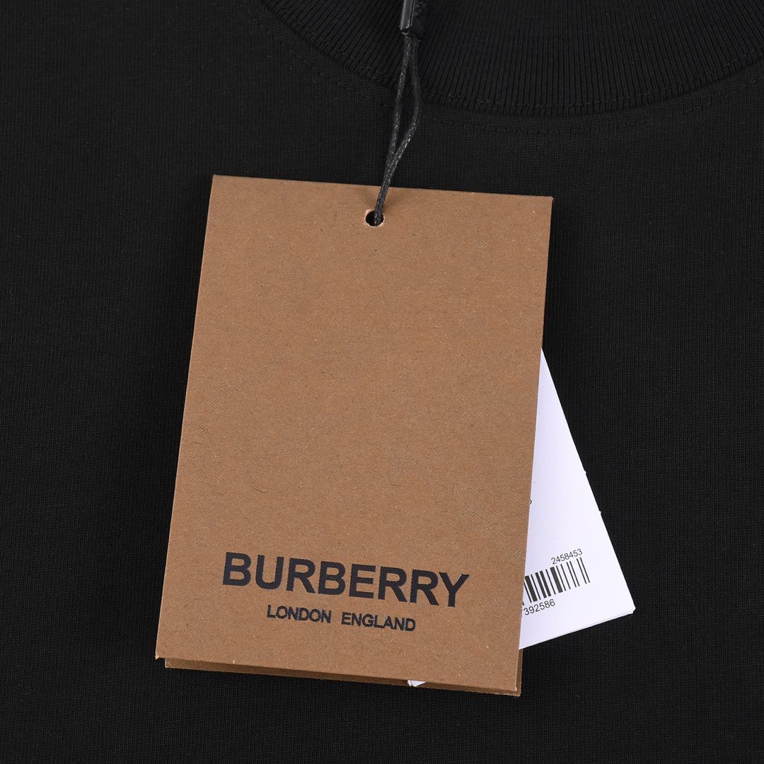 Burberry/巴宝莉 25ss 下摆格纹战马贴布短袖