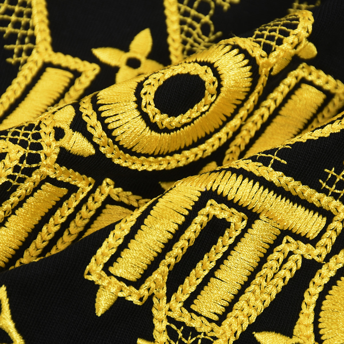 louis vuitton1v 25ss 新品走秀款胸口立体字母刺绣logo重工艺