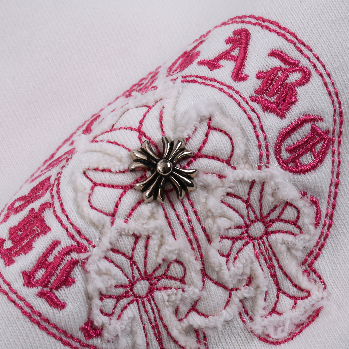 Chrome Hearts/克罗心 25ss 贴布马蹄十字咖刺绣短裤 黑 白