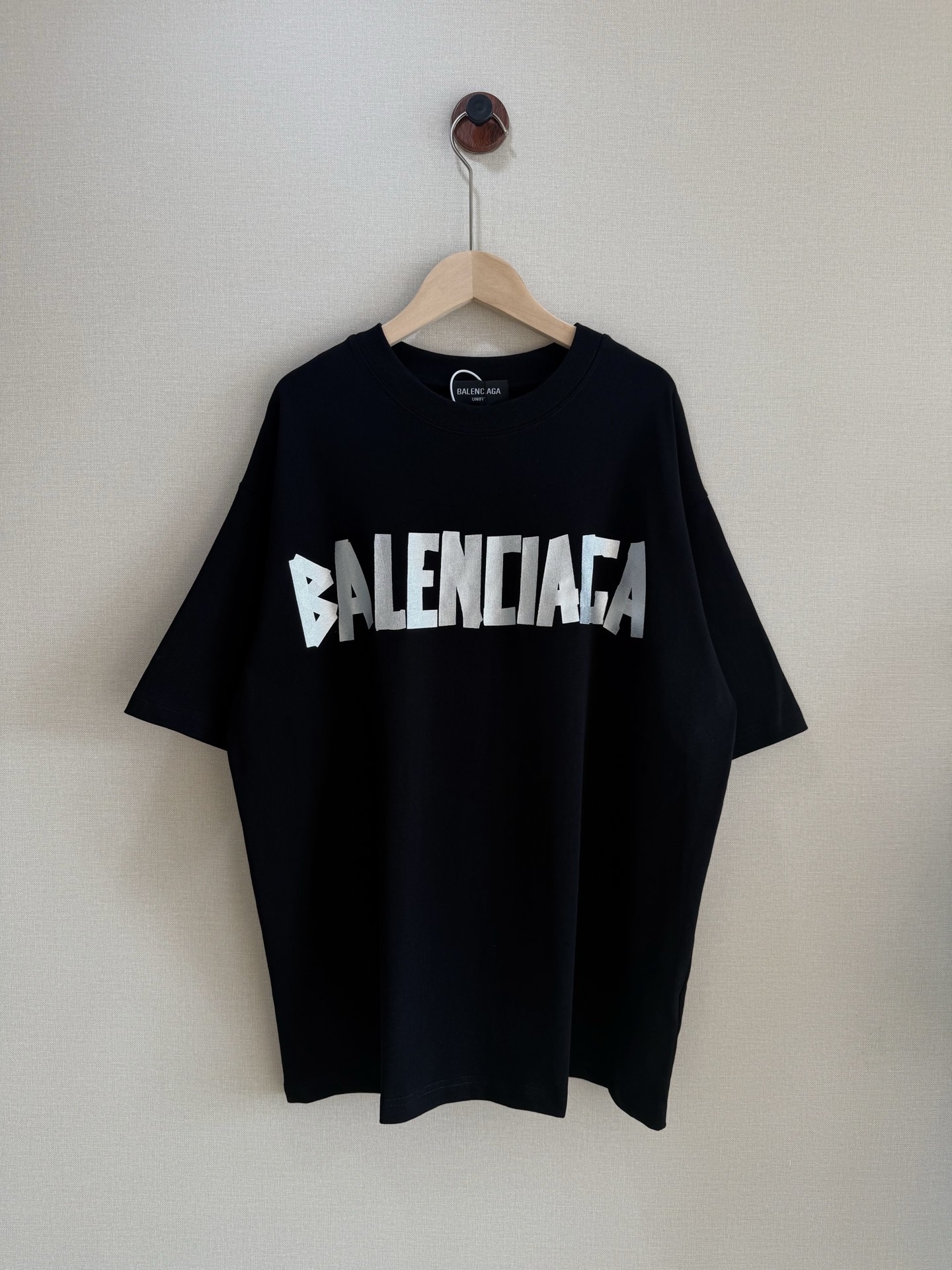 P75 número de modelo TM1040 BALENCIAGA Balenciaga manga corta con cuello redondo y estampado pesado Tela: 280 g Tela de…
