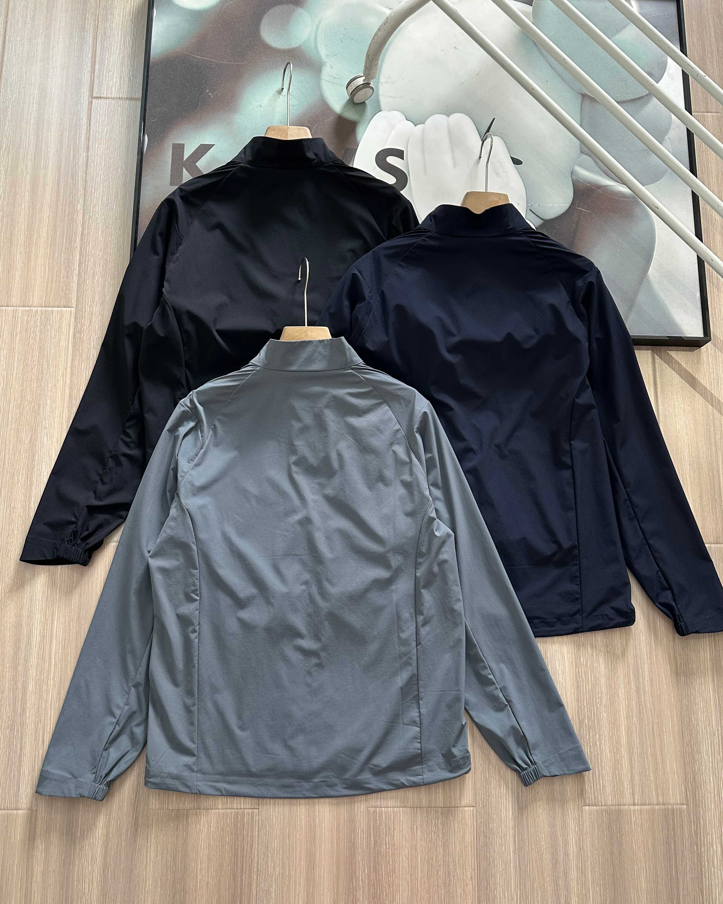 KOLON SPORT Chaqueta Ligera de Verano con Protección Solar para Hombre 4 a1746285774522 3121