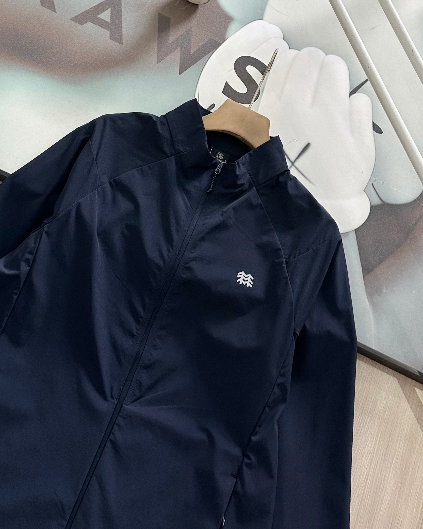 KOLON SPORT Chaqueta Ligera de Verano con Protección Solar para Hombre 12 a1746285788817 7370