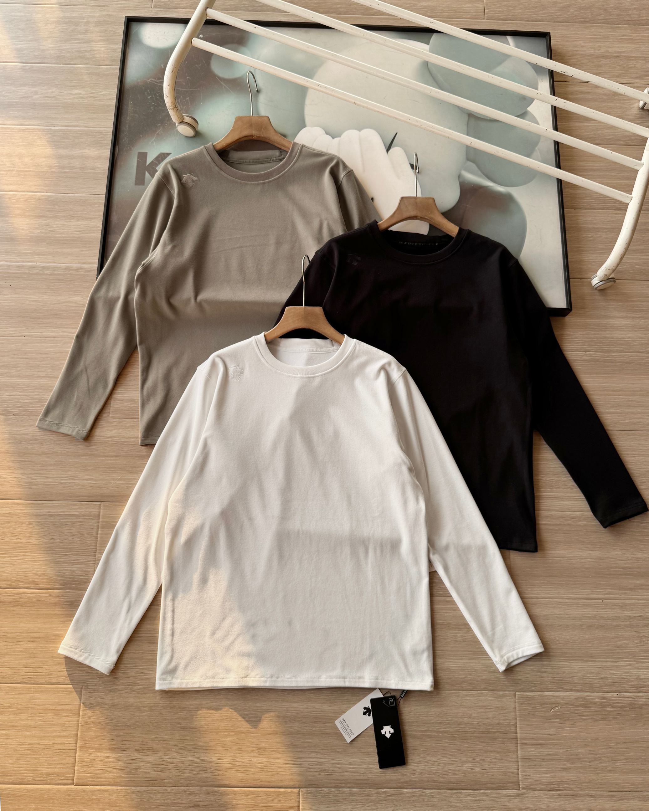 Descente Men's Long Sleeve Quick Dry Athletic T-Shirt