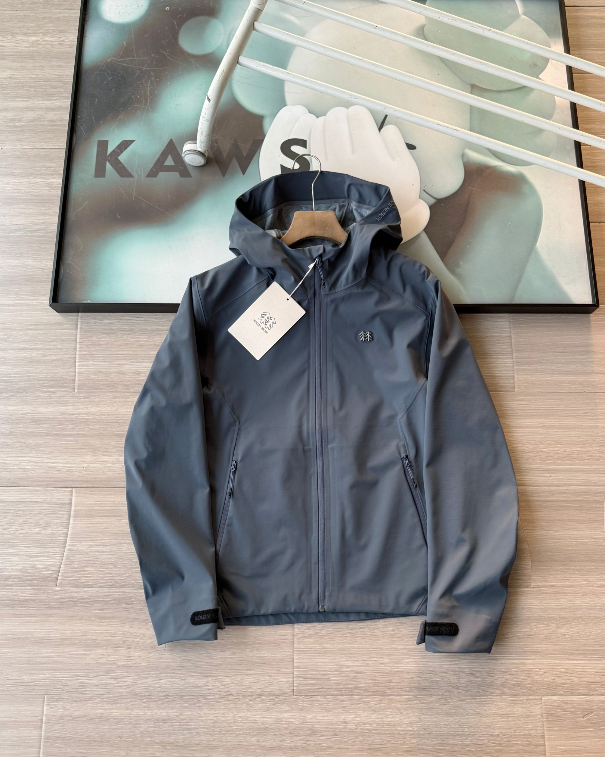 Alternative view of Windbreaker 05430