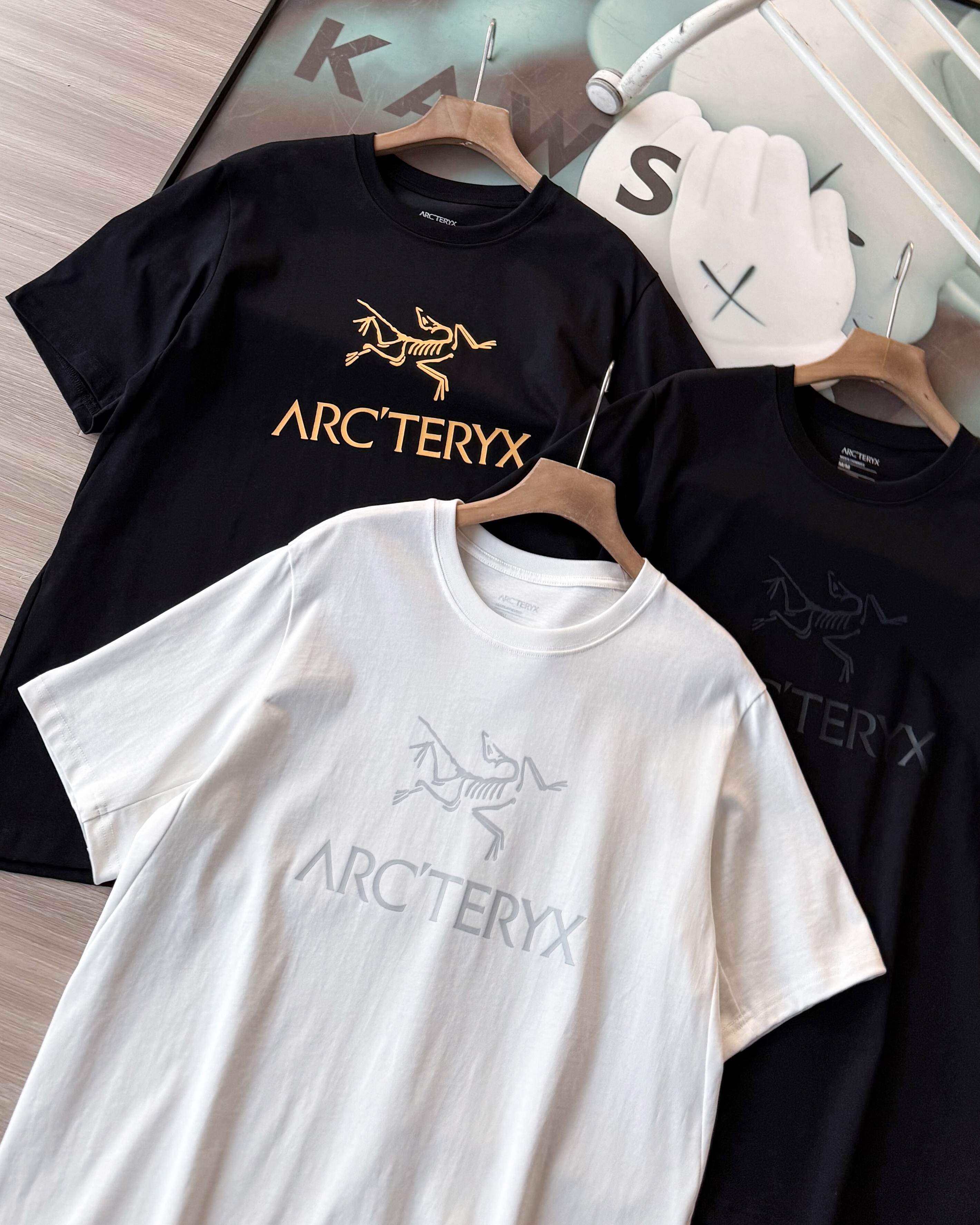 Alternative view of T-Shirt 05741