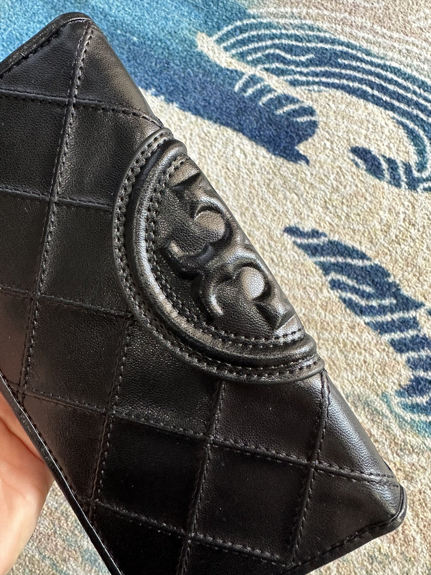 Tory Burch ～Tory Burch Fleming 长款拉链钱包 小羊皮材质 质感细腻柔软 浮雕logo