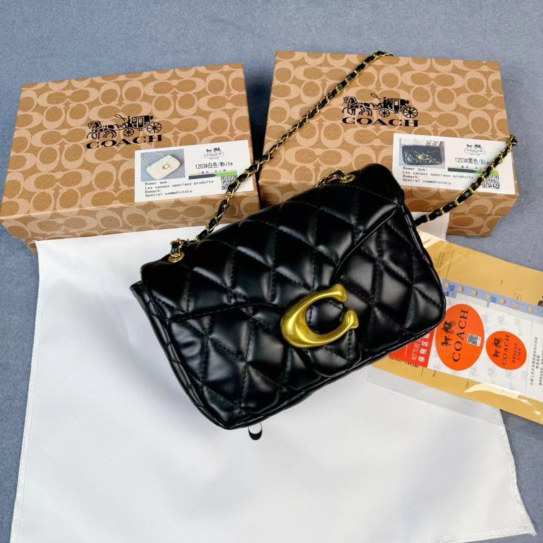 带礼盒💰105  蔻驰COACH菱格女士链条包时尚百搭单肩包手机口红斜挎包
尺寸：21×15×6 cm