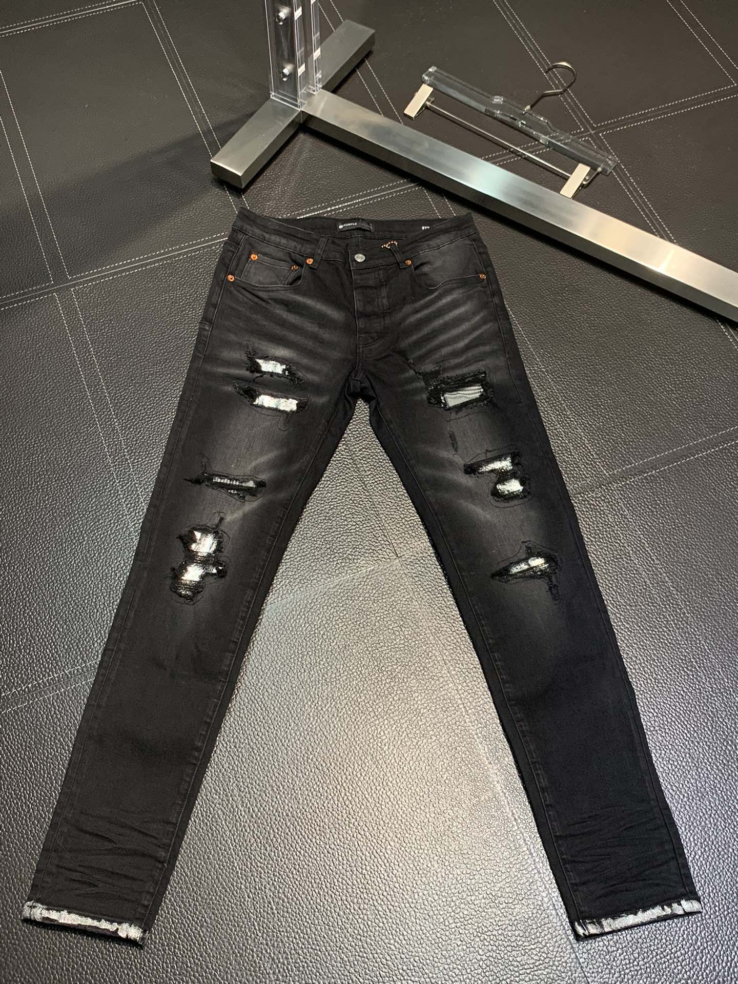  。PURPLE-BRAND 独家专供新款 休闲牛仔裤，高端版本！专柜 面料 透气舒适度高，细节无可挑剔