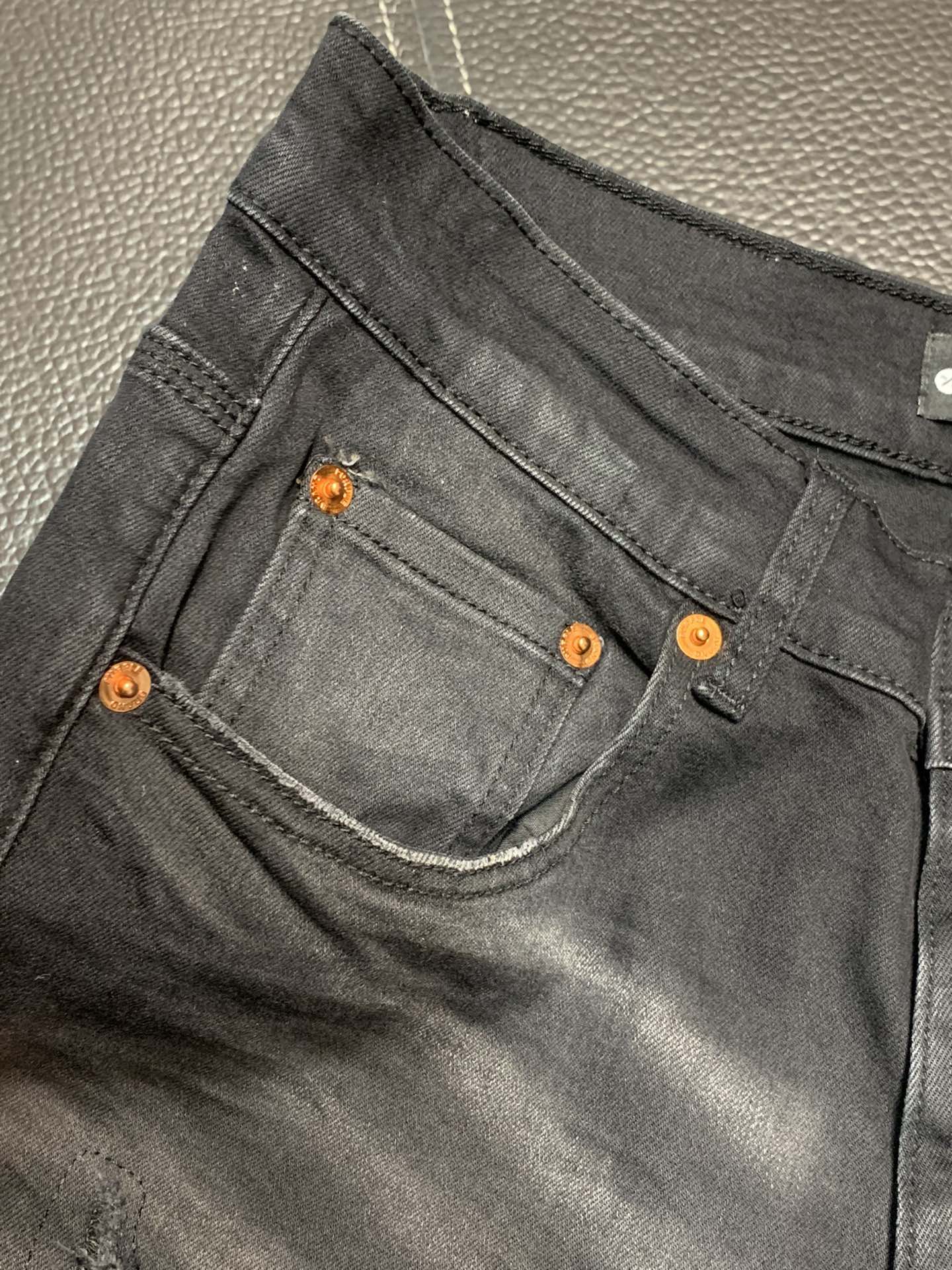  。PURPLE-BRAND 独家专供新款 休闲牛仔裤，高端版本！专柜 面料 透气舒适度高，细节无可挑剔