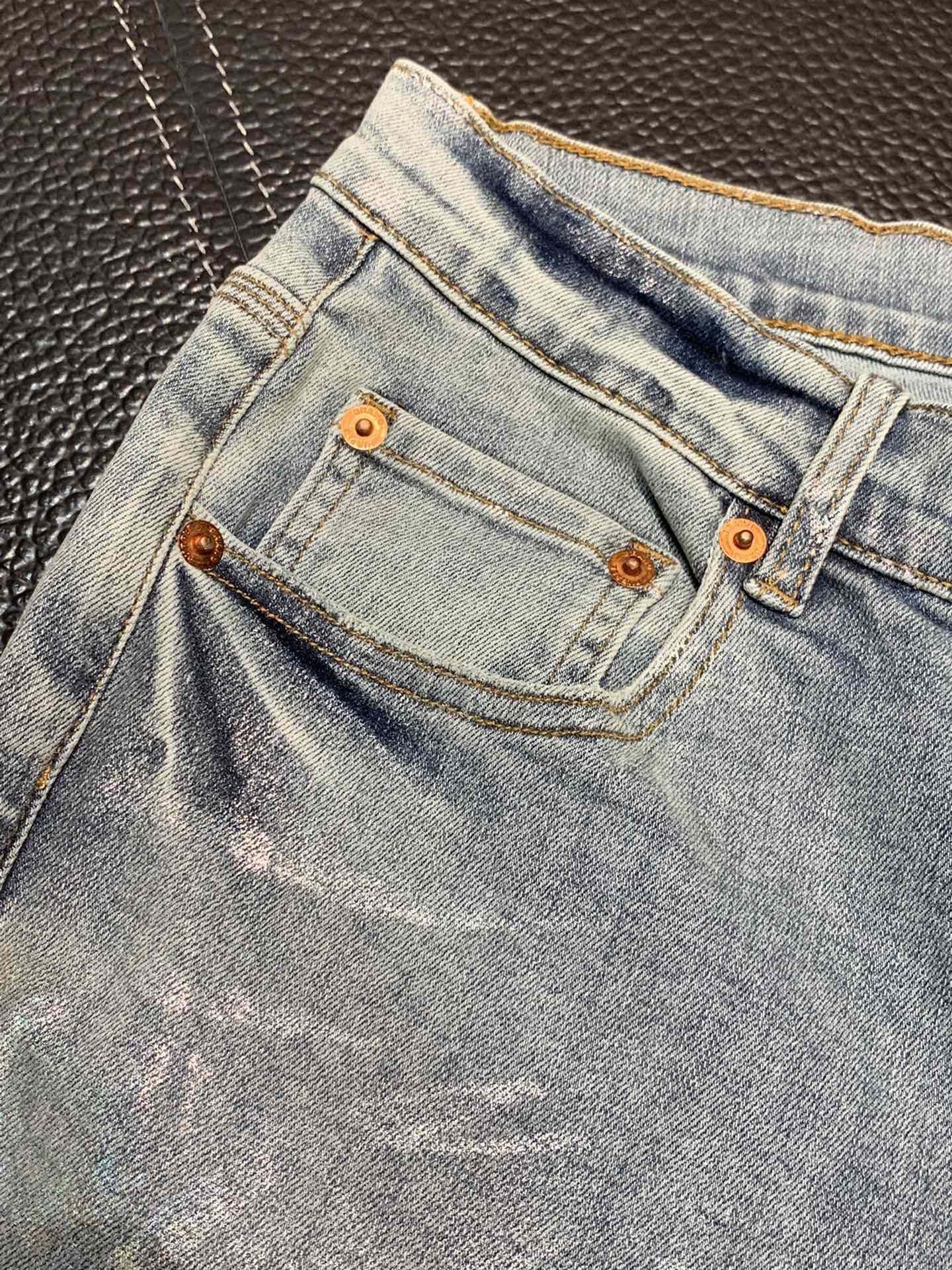  。PURPLE-BRAND 独家专供新款 休闲牛仔裤，高端版本！专柜 面料 透气舒适度高，细节无可挑剔