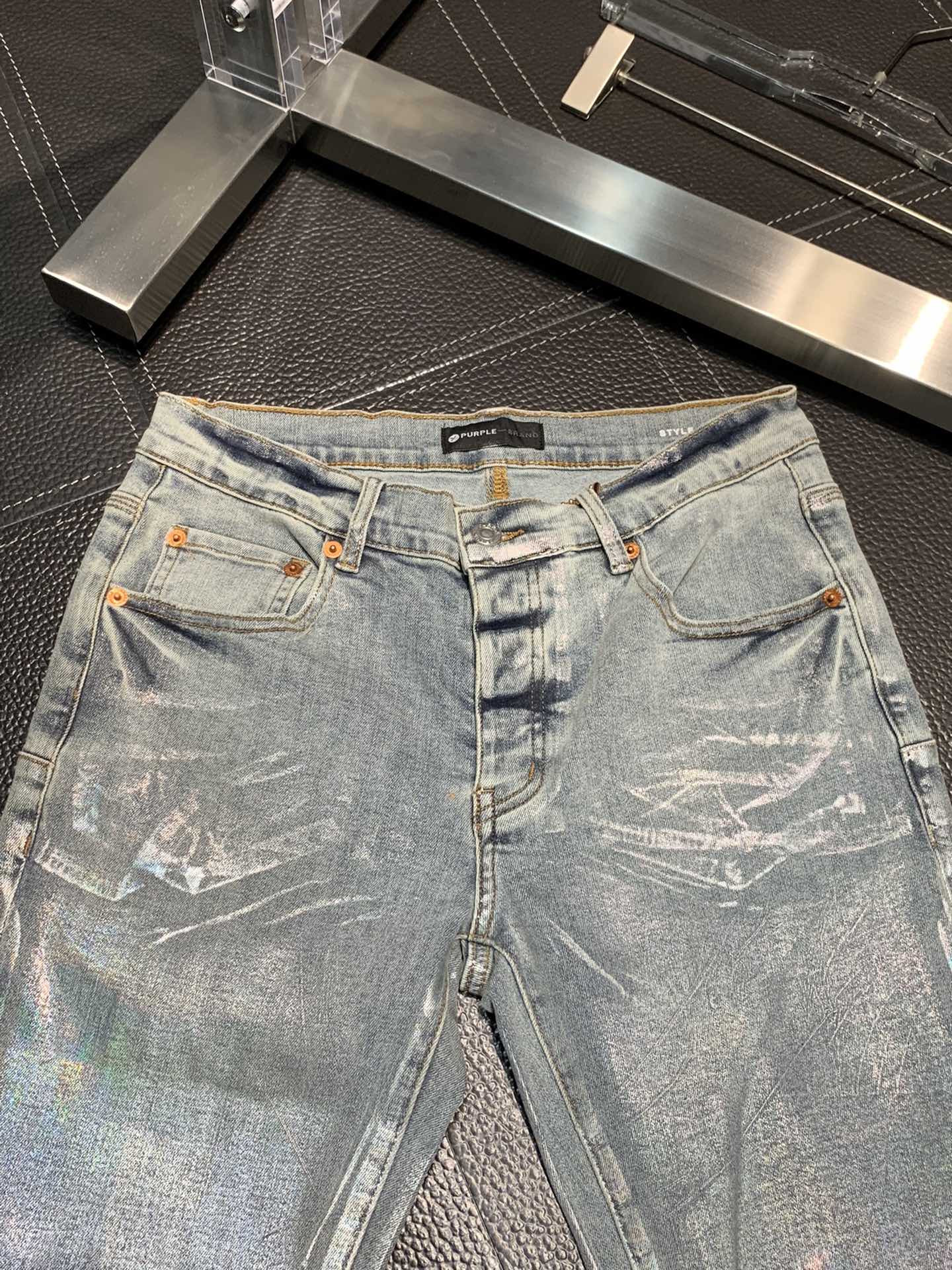  。PURPLE-BRAND 独家专供新款 休闲牛仔裤，高端版本！专柜 面料 透气舒适度高，细节无可挑剔