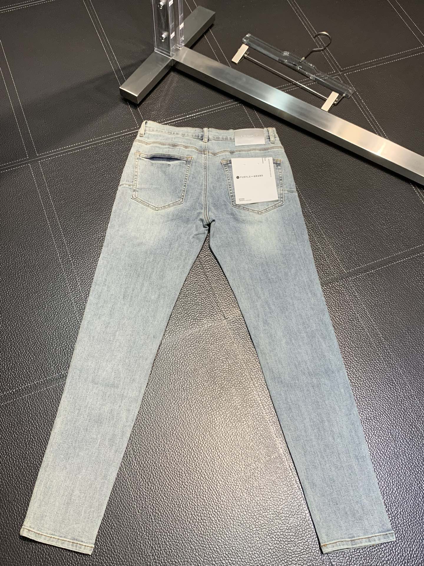  。PURPLE-BRAND 独家专供新款 休闲牛仔裤，高端版本！专柜 面料 透气舒适度高，细节无可挑剔