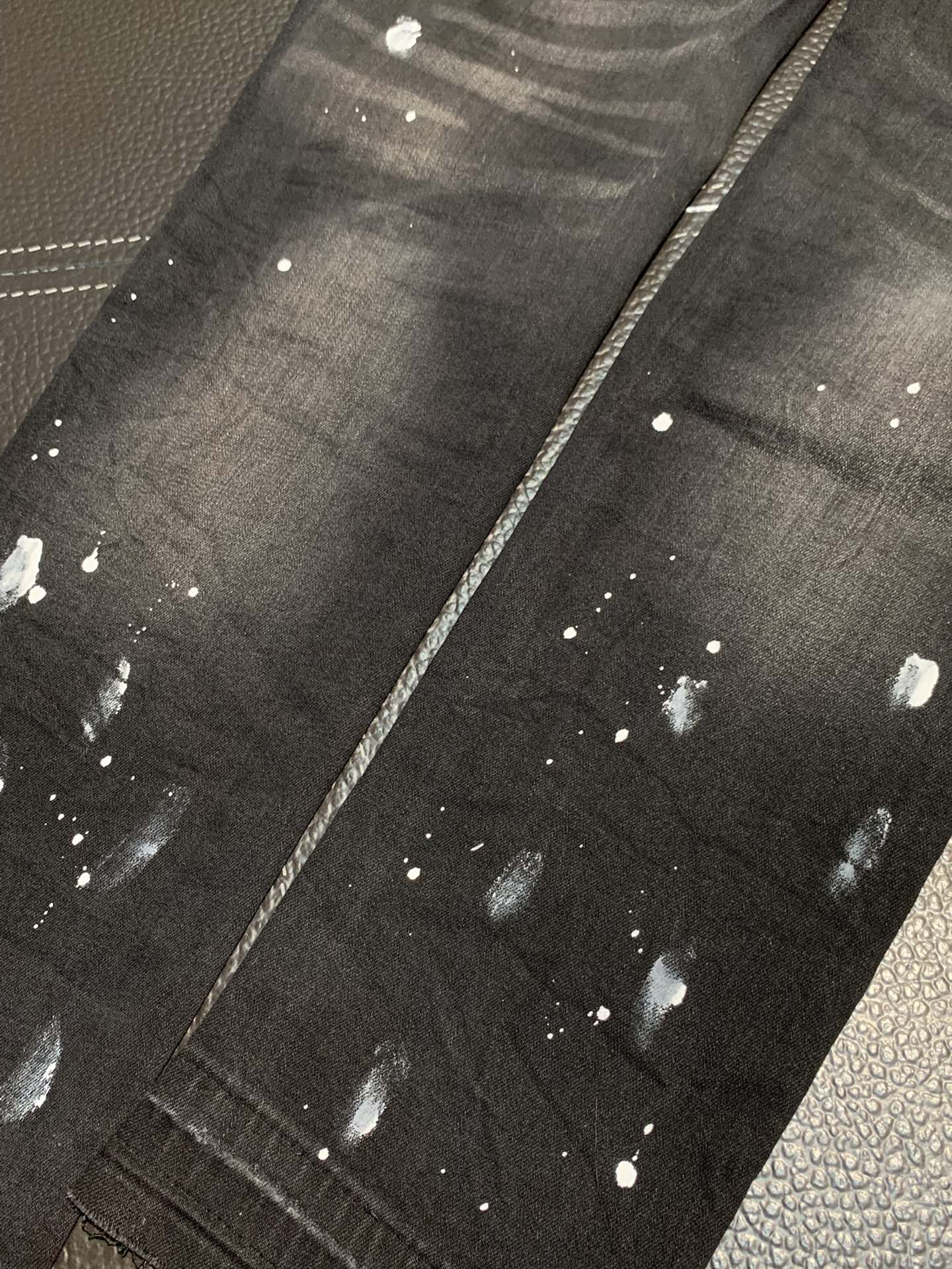  。PURPLE-BRAND 独家专供新款 休闲牛仔裤，高端版本！专柜 面料 透气舒适度高，细节无可挑剔