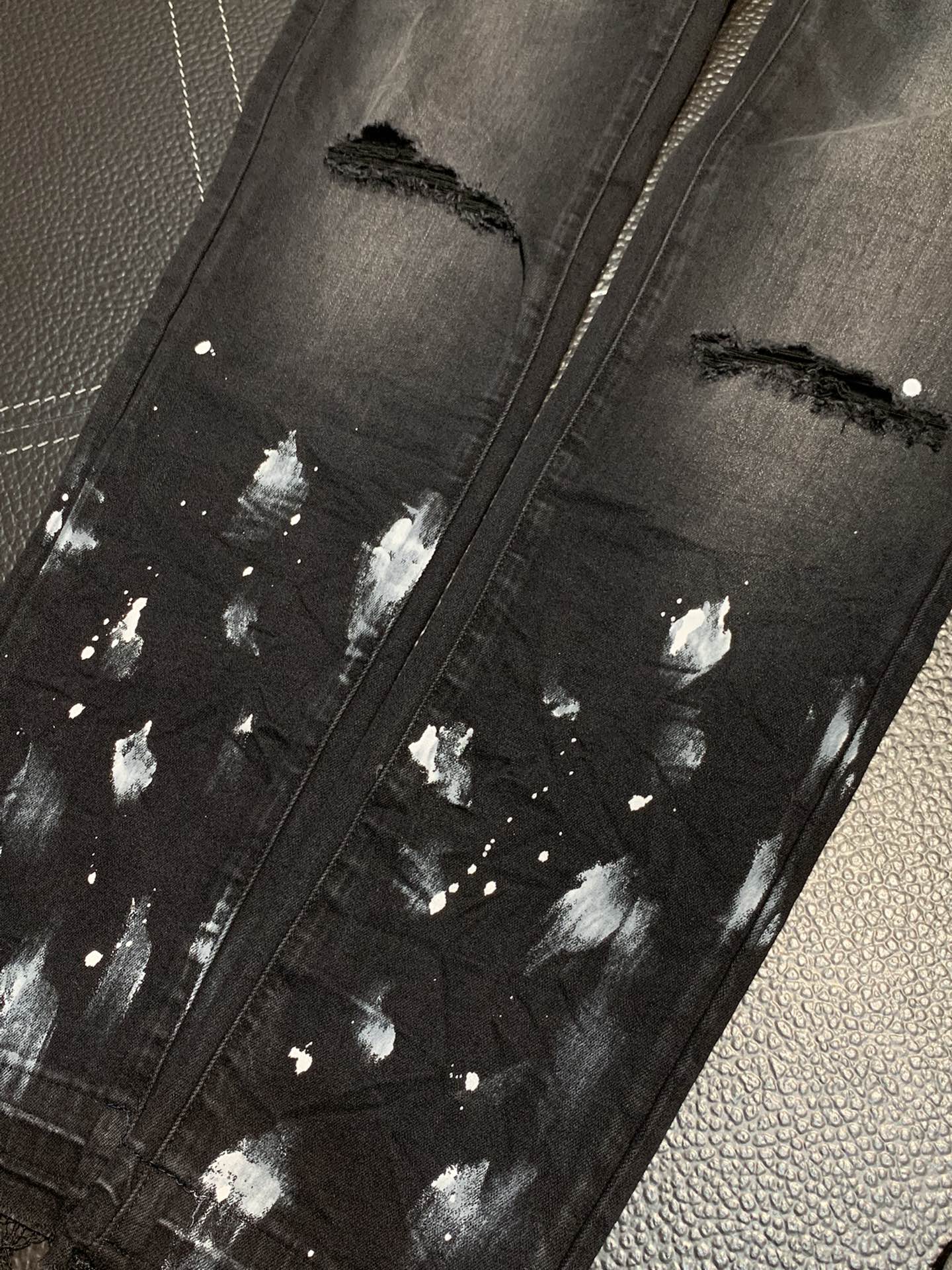  。PURPLE-BRAND 独家专供新款 休闲牛仔裤，高端版本！专柜 面料 透气舒适度高，细节无可挑剔