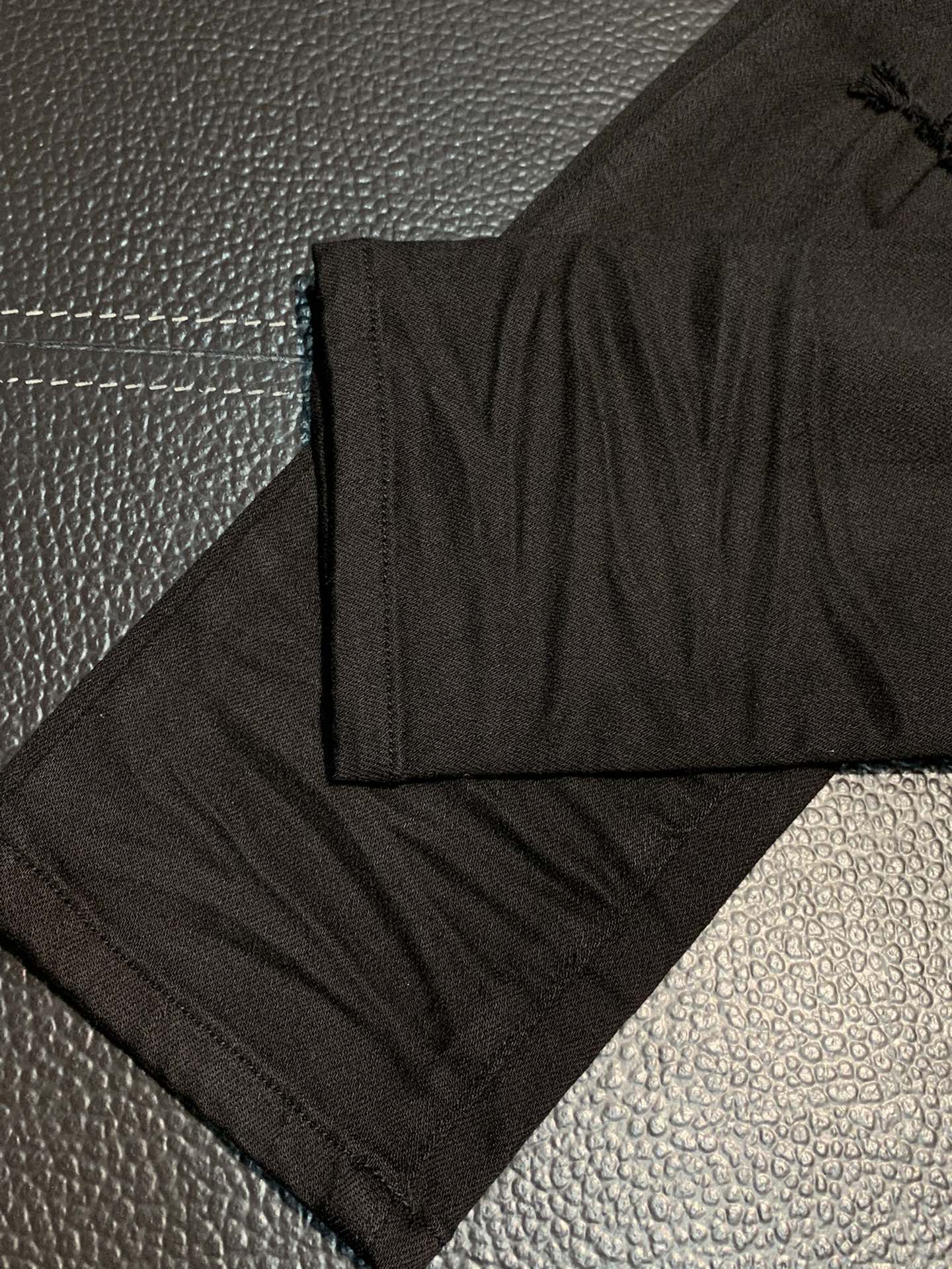  。PURPLE-BRAND 独家专供新款 休闲牛仔裤，高端版本！专柜 面料 透气舒适度高，细节无可挑剔