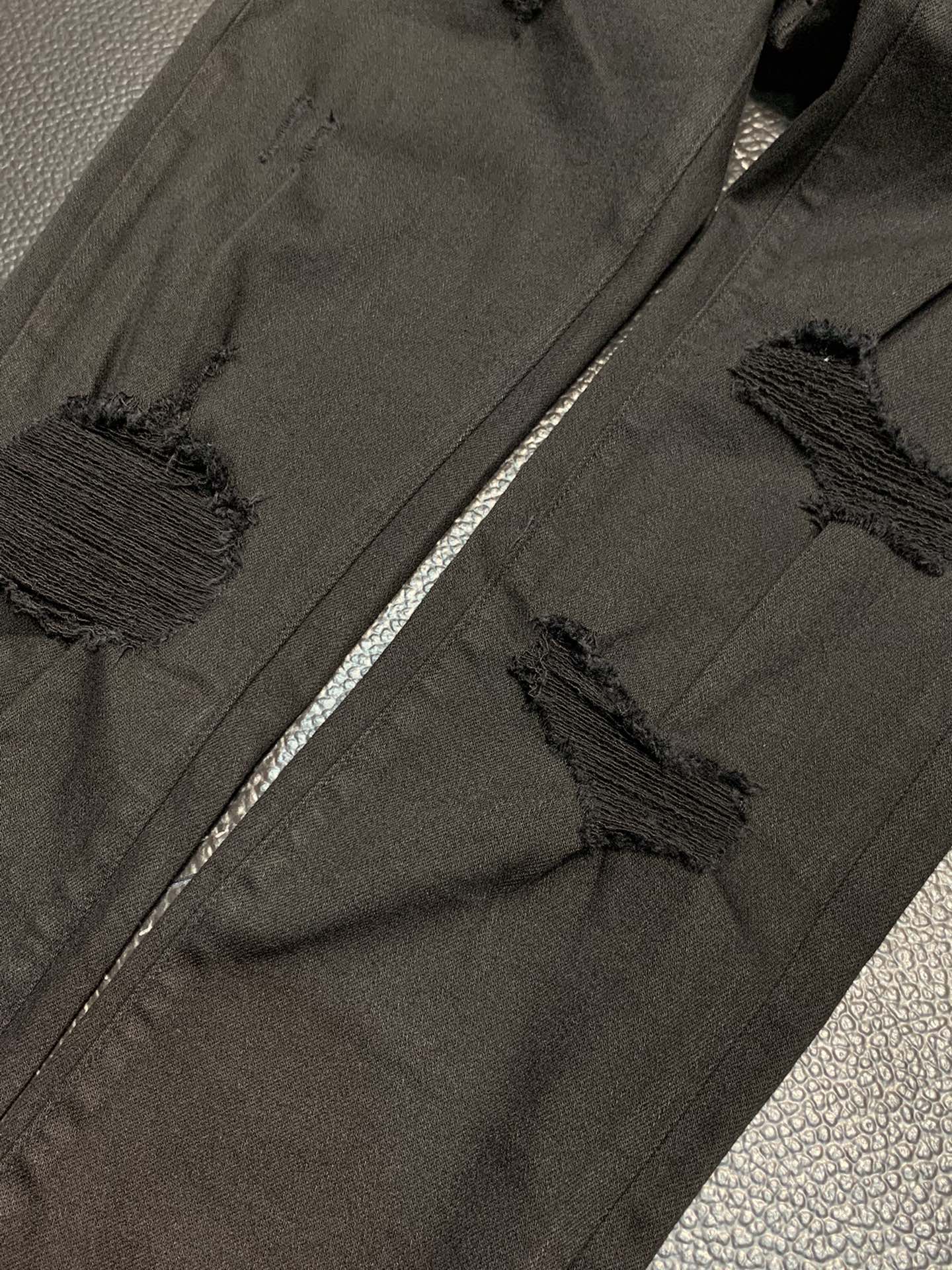  。PURPLE-BRAND 独家专供新款 休闲牛仔裤，高端版本！专柜 面料 透气舒适度高，细节无可挑剔