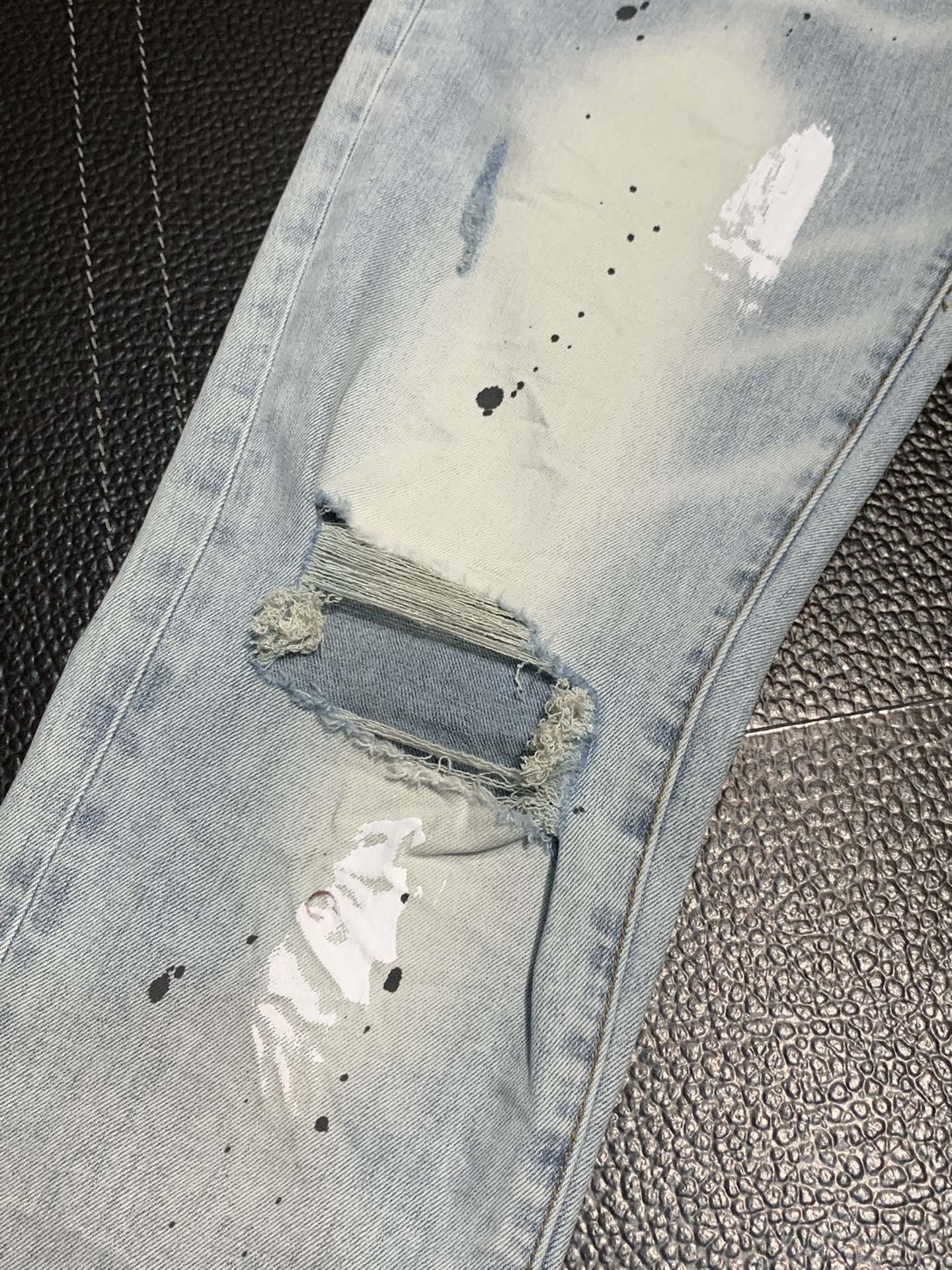  。PURPLE-BRAND 独家专供新款 休闲牛仔裤，高端版本！专柜 面料 透气舒适度高，细节无可挑剔